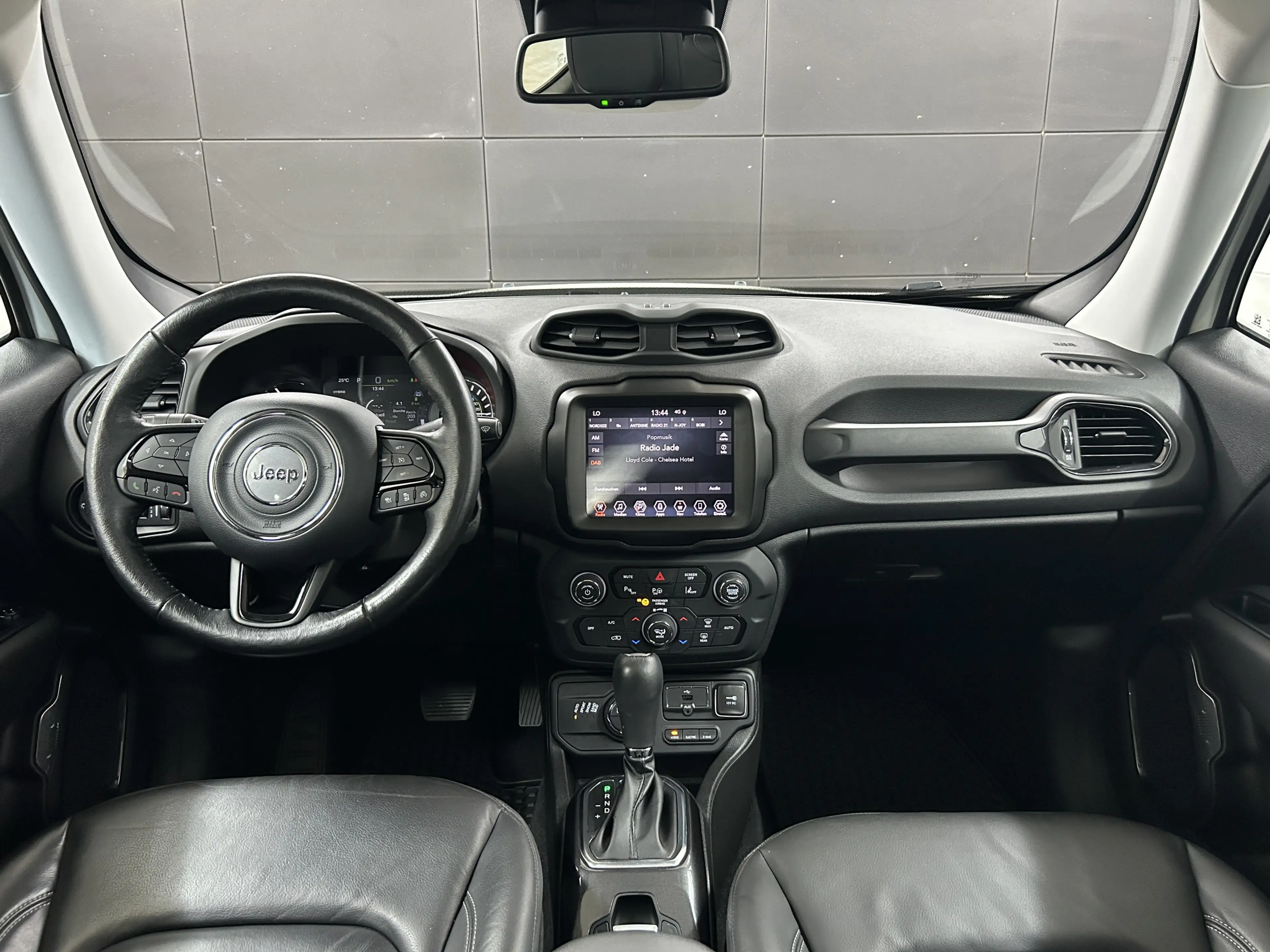 Jeep Renegade S Plug-In-Hybrid 4xe+Pano+Matrix+Leder — photo 8