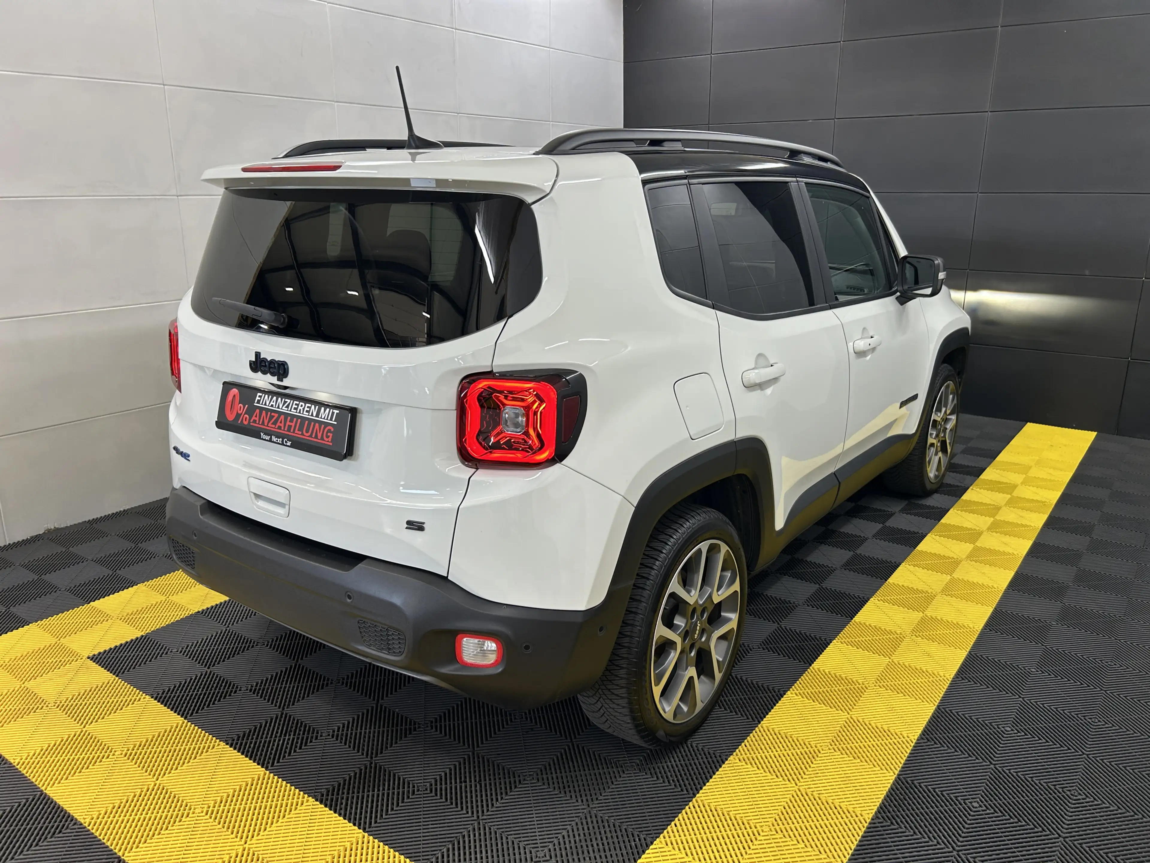 Jeep Renegade S Plug-In-Hybrid 4xe+Pano+Matrix+Leder — photo 4