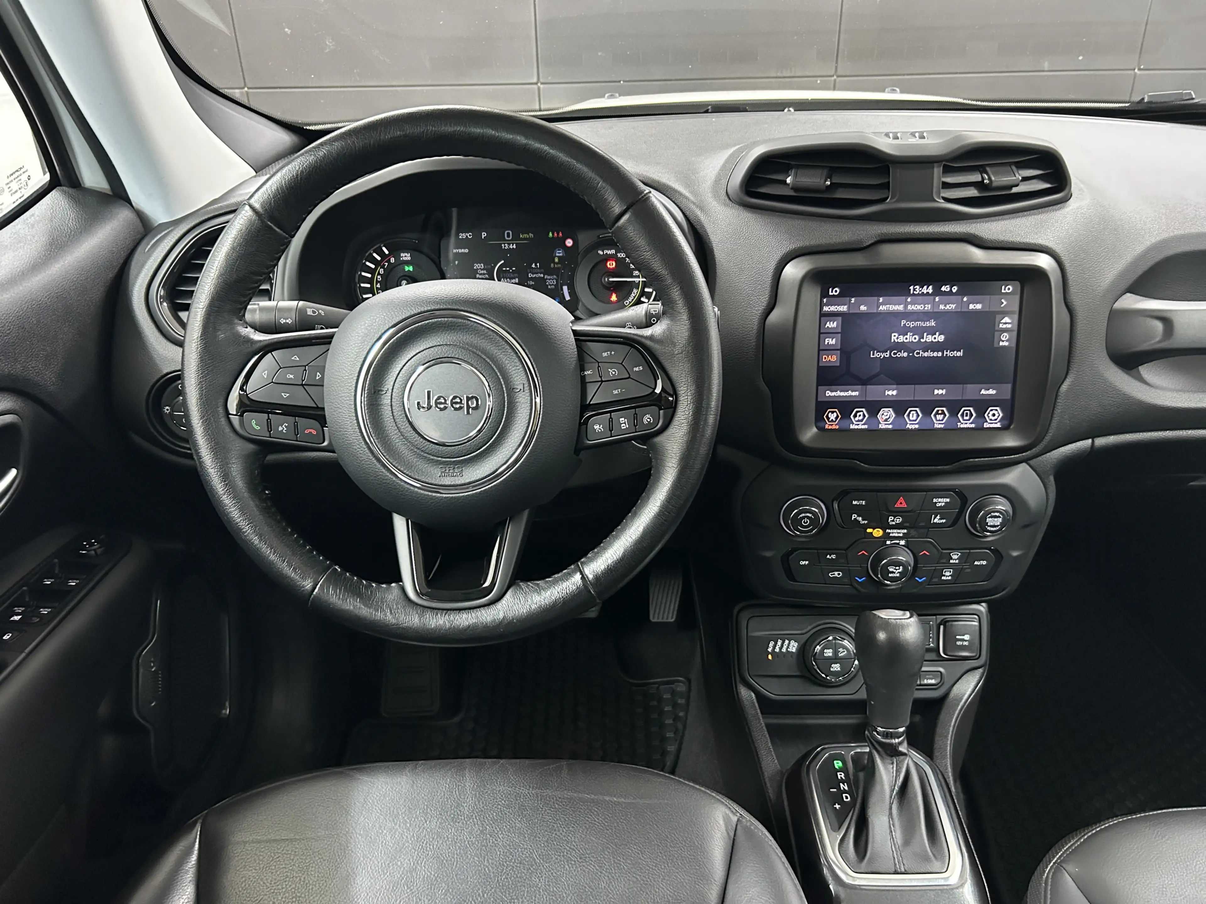Jeep Renegade S Plug-In-Hybrid 4xe+Pano+Matrix+Leder — photo 10