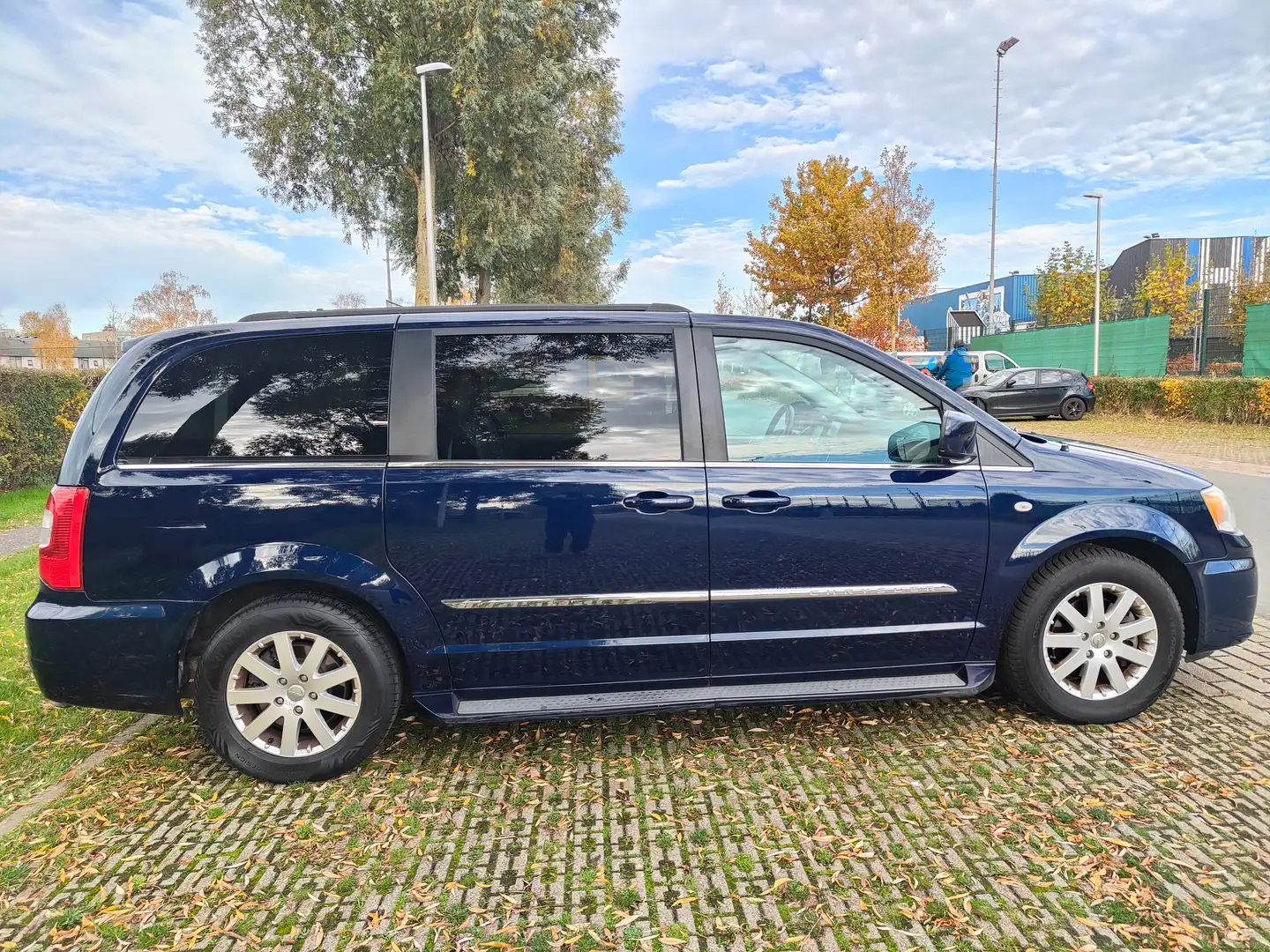 Chrysler Town & Country Viper 3.6 V6 Синій - 2