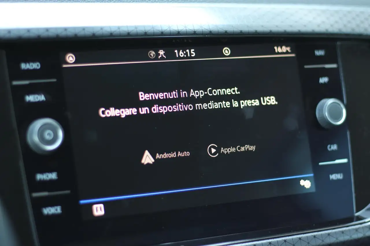 Volkswagen T-Cross 1.0 tsi Advanced 110cv dsg 17