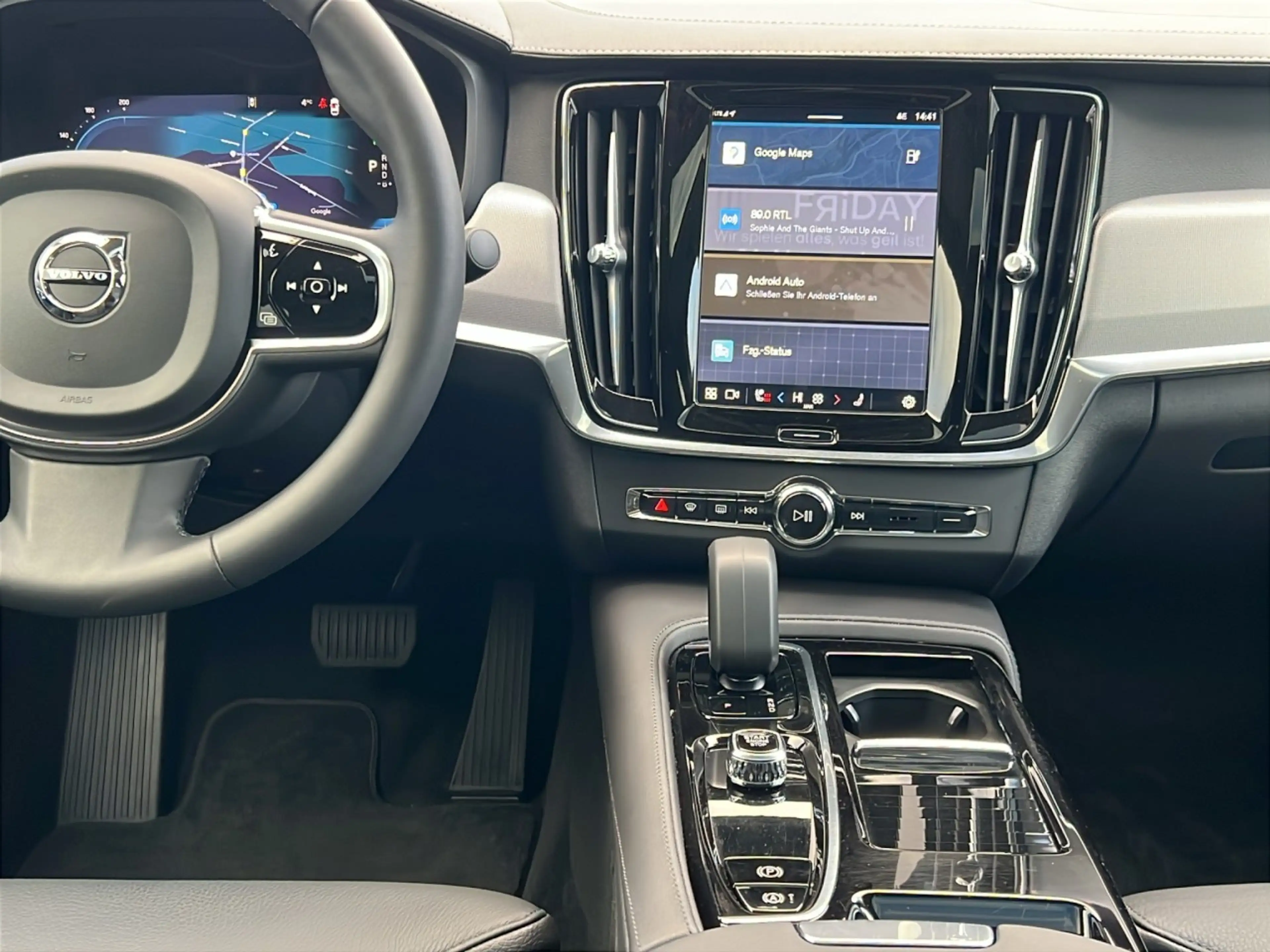 Volvo S90 T8 Ultimate Dark Plug-In Hybrid/Four-C/360K Klima — photo 11