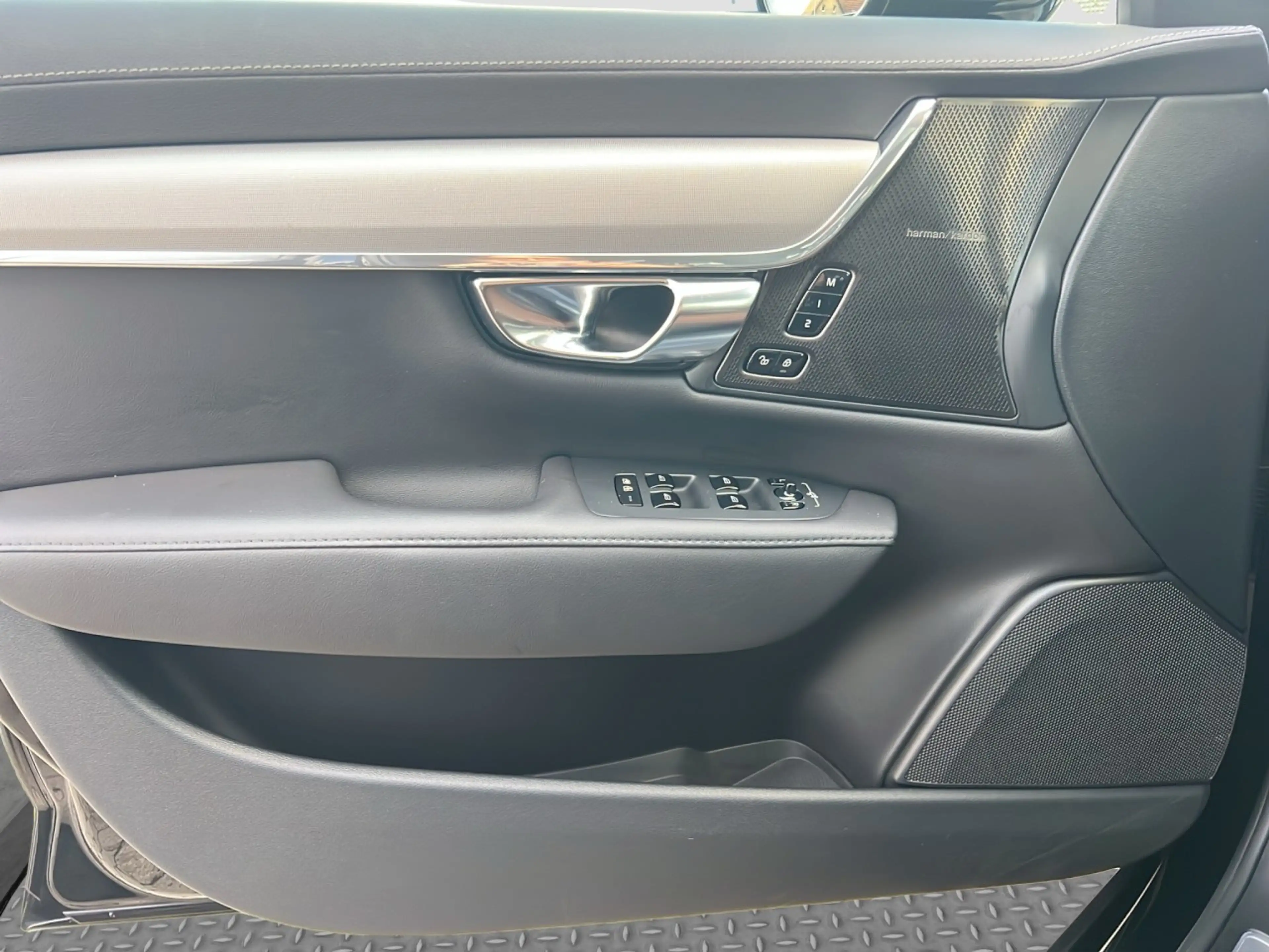 Volvo S90 T8 Ultimate Dark Plug-In Hybrid/Four-C/360K Klima — photo 12