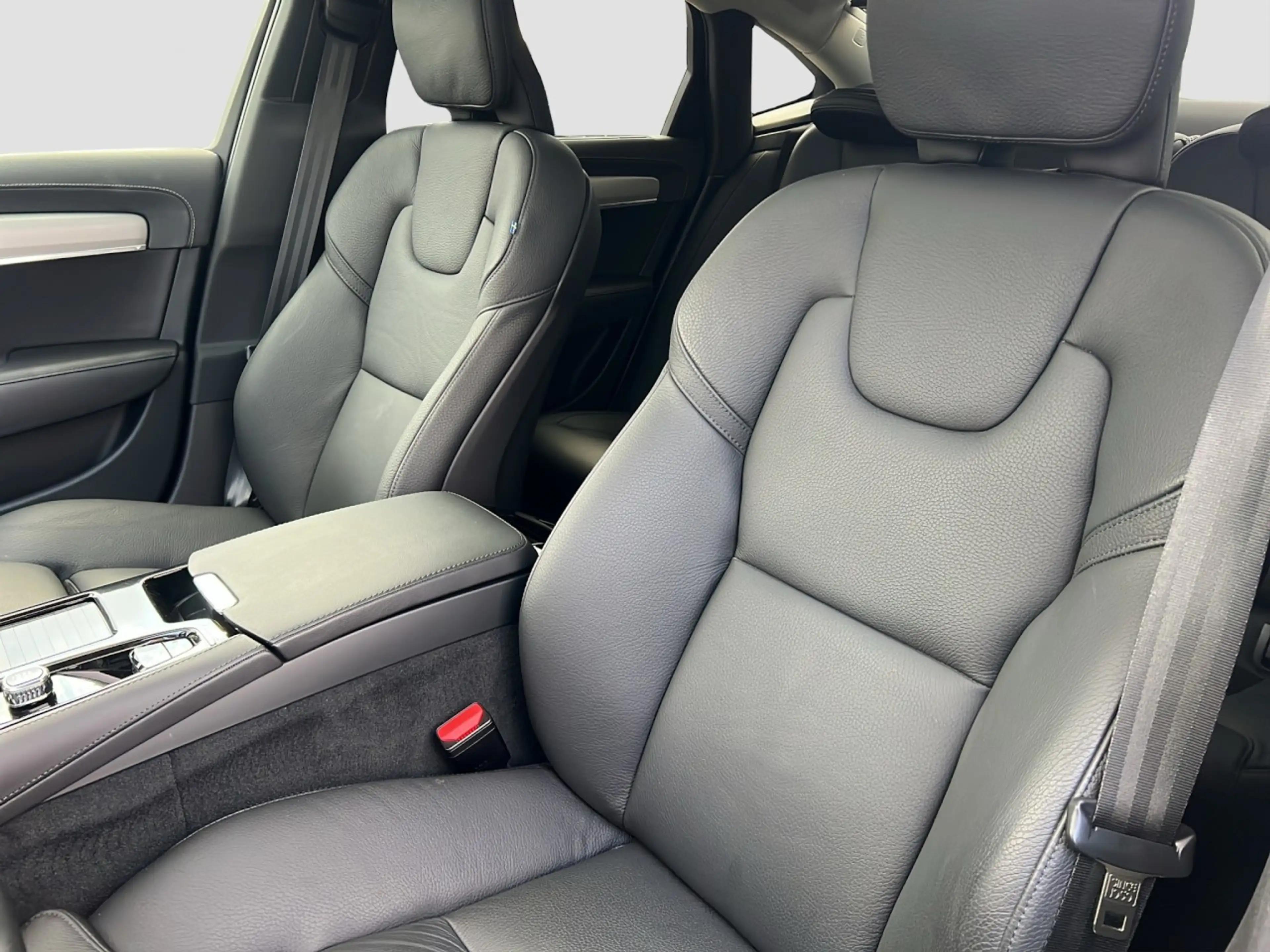 Volvo S90 T8 Ultimate Dark Plug-In Hybrid/Four-C/360K Klima — photo 13