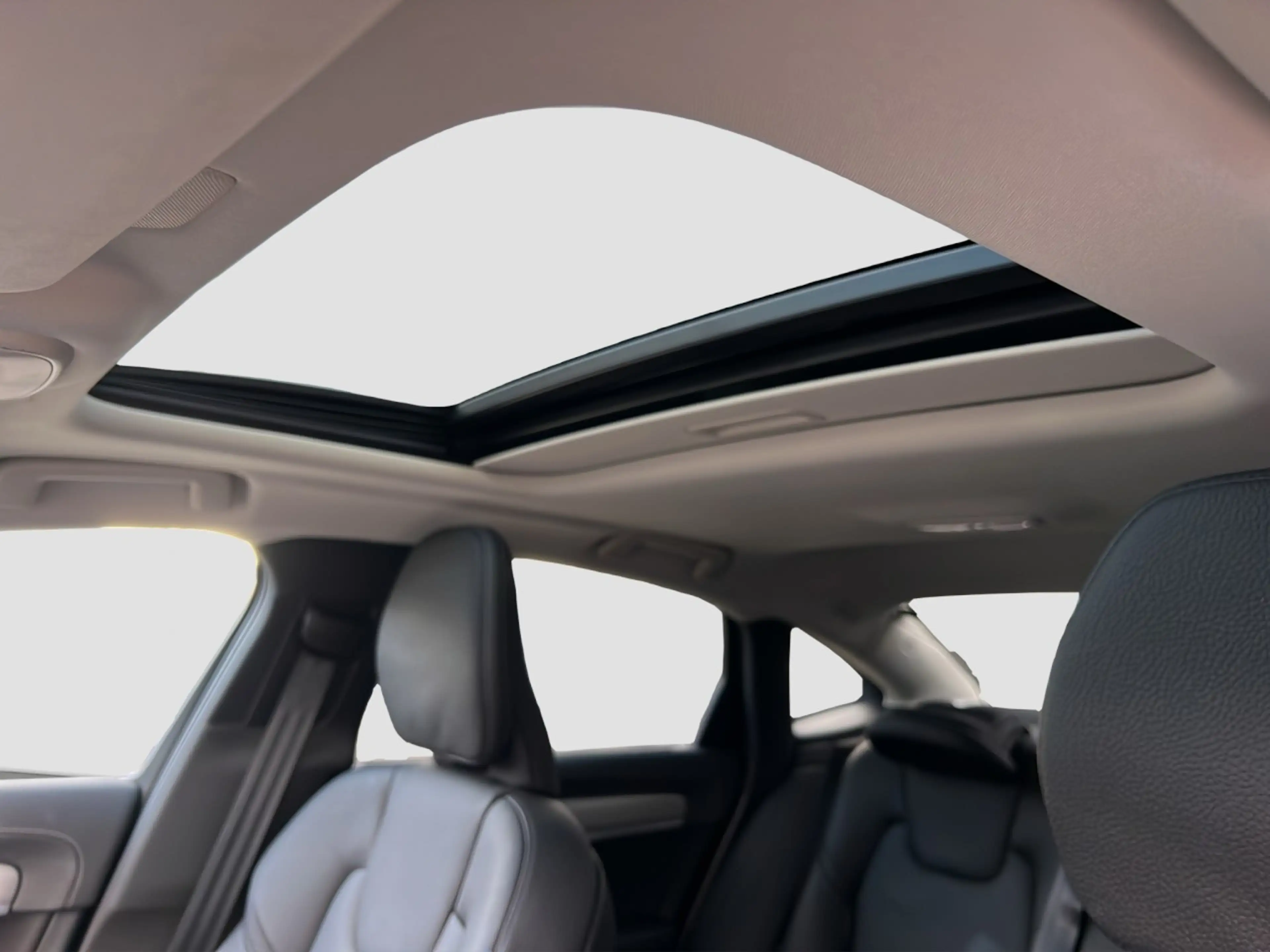 Volvo S90 T8 Ultimate Dark Plug-In Hybrid/Four-C/360K Klima — photo 15