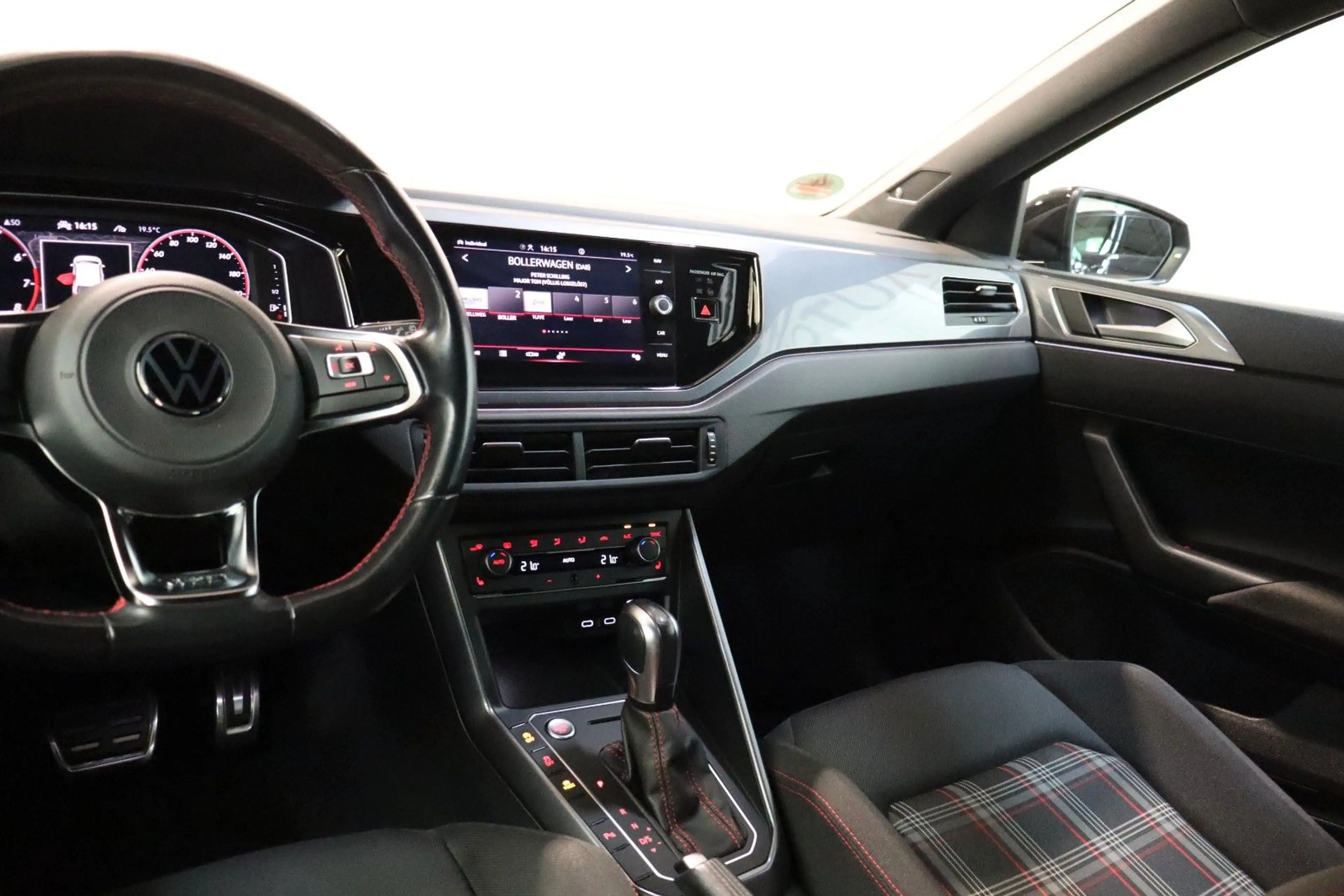 Volkswagen Polo VI 2,0 TSI GTI DSG Navi Virtual LED CarPlay — photo 8
