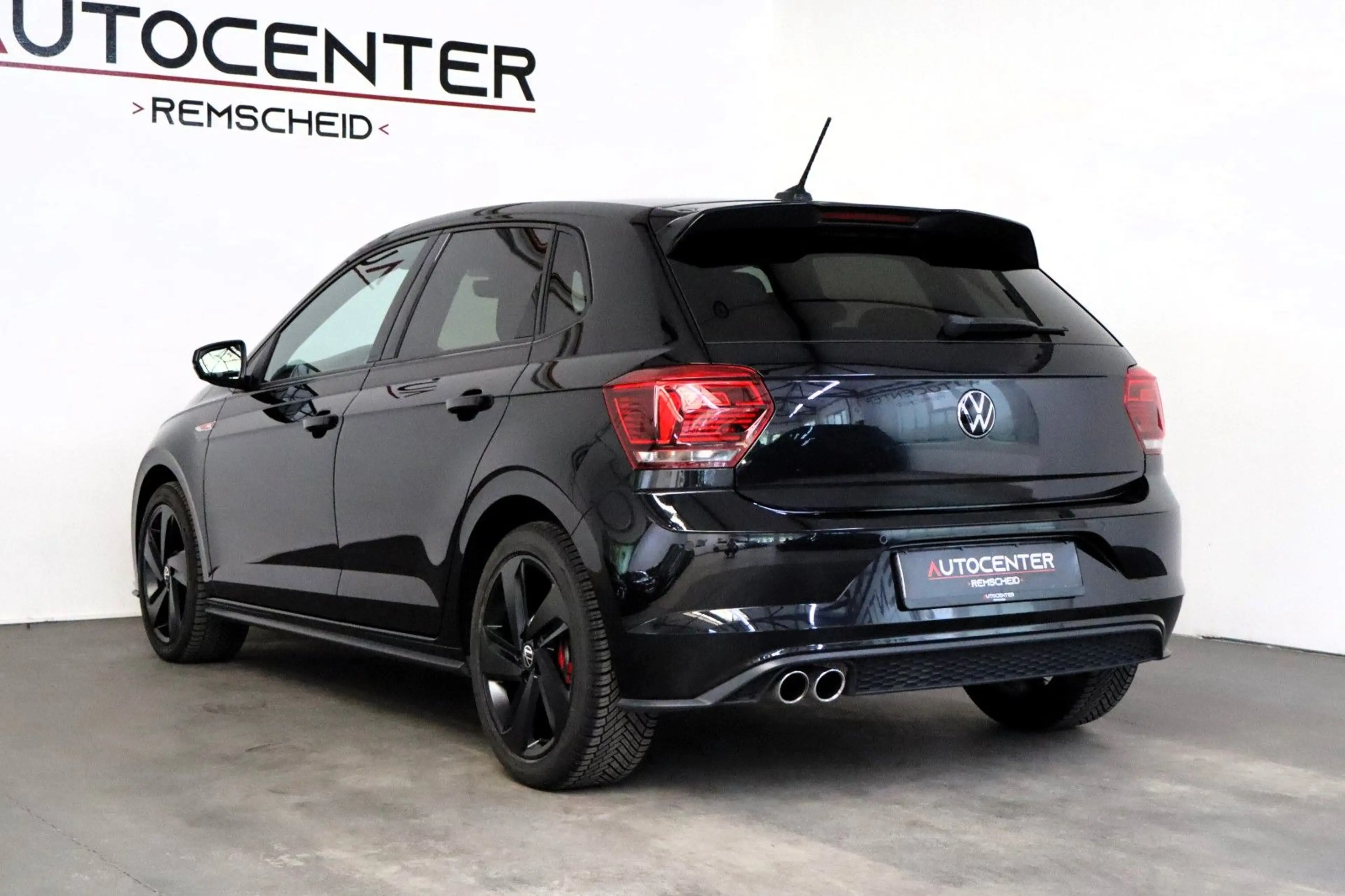Volkswagen Polo VI 2,0 TSI GTI DSG Navi Virtual LED CarPlay — photo 4