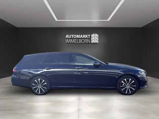 Mercedes-Benz E-Class view 11