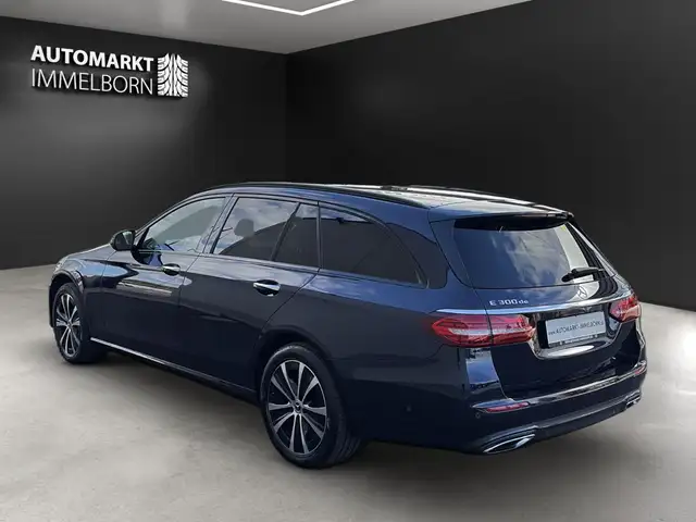 Mercedes-Benz E-Class view 6