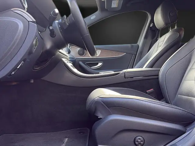 Mercedes-Benz E-Class view 12