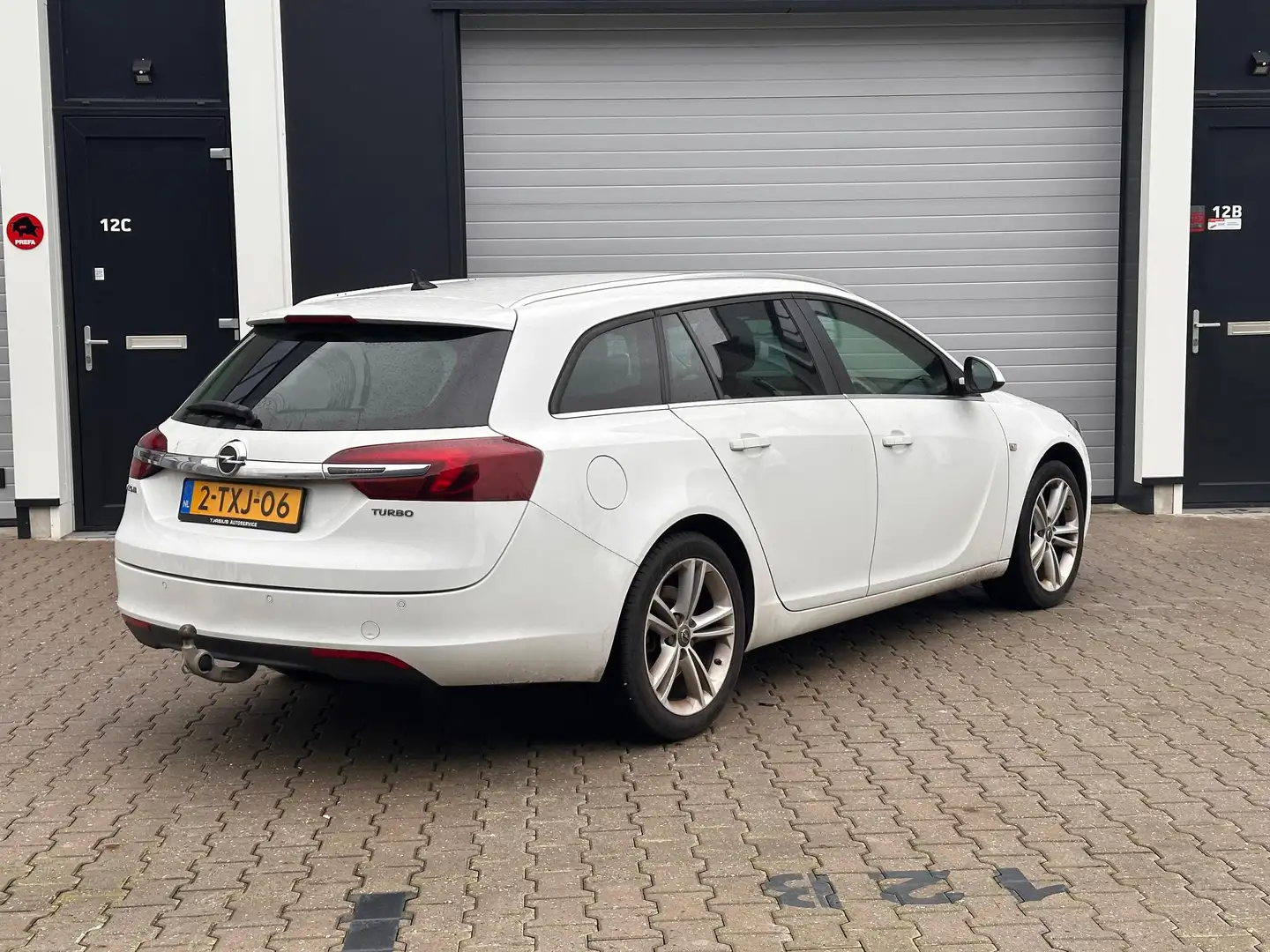 Opel Insignia Sports Tourer 1.6 T Business+ 125 KW ! Weiß - 2