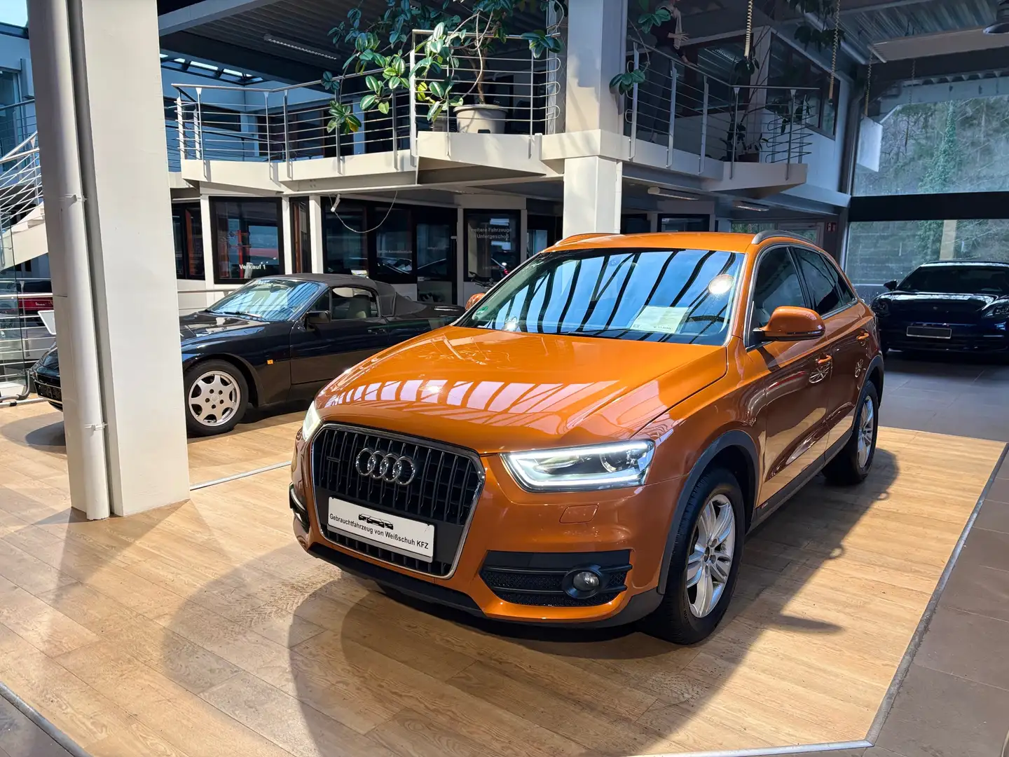 Audi Q3 2.0 TDI quattro Technisch super Zustand !! Orange - 1