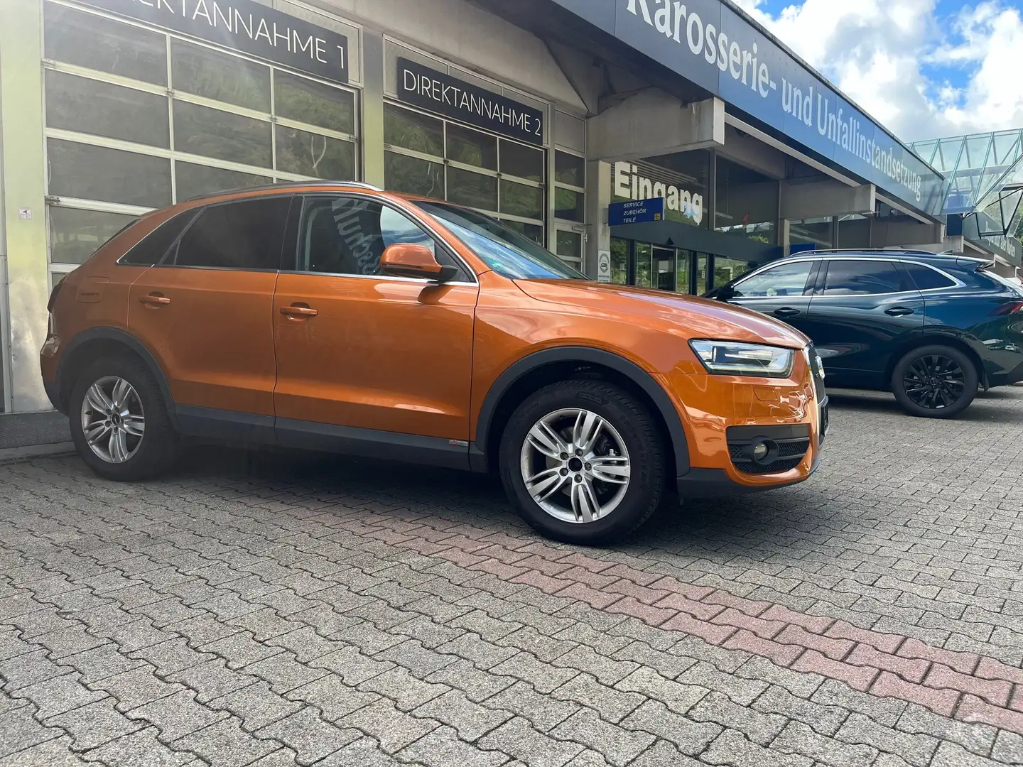 Audi Q3 2.0 TDI quattro Technisch super Zustand !! Orange - 2