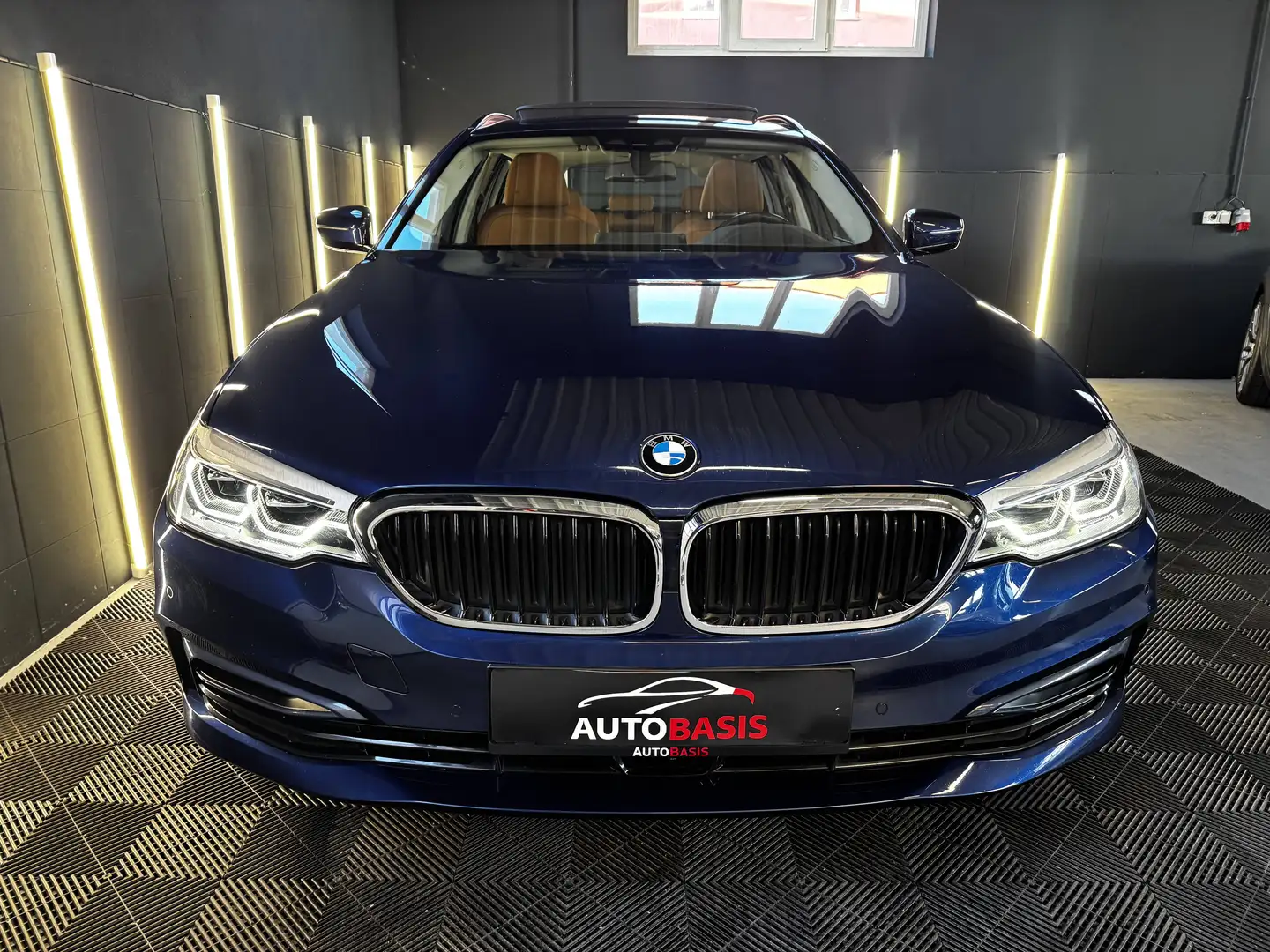 BMW 530 530d xDrive Sport-Line Led/Pano/Soft-Close/AHK/Head-Up/Leder/ACC Blau - 2