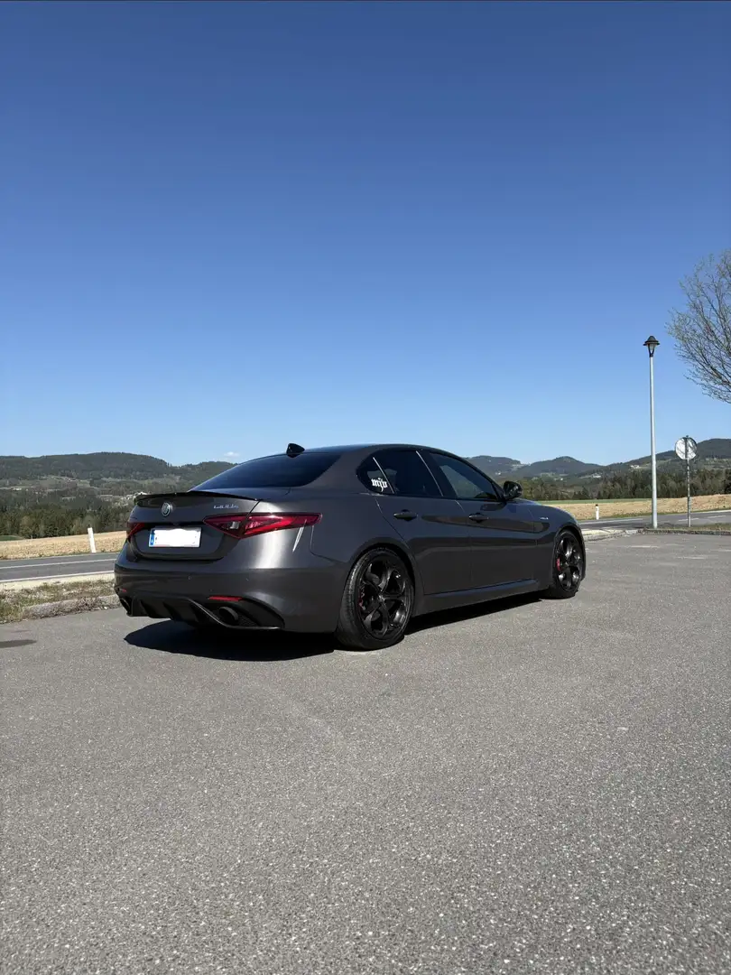 Alfa Romeo Giulia Veloce TI 2,0 280 ATX AWD Grau - 1