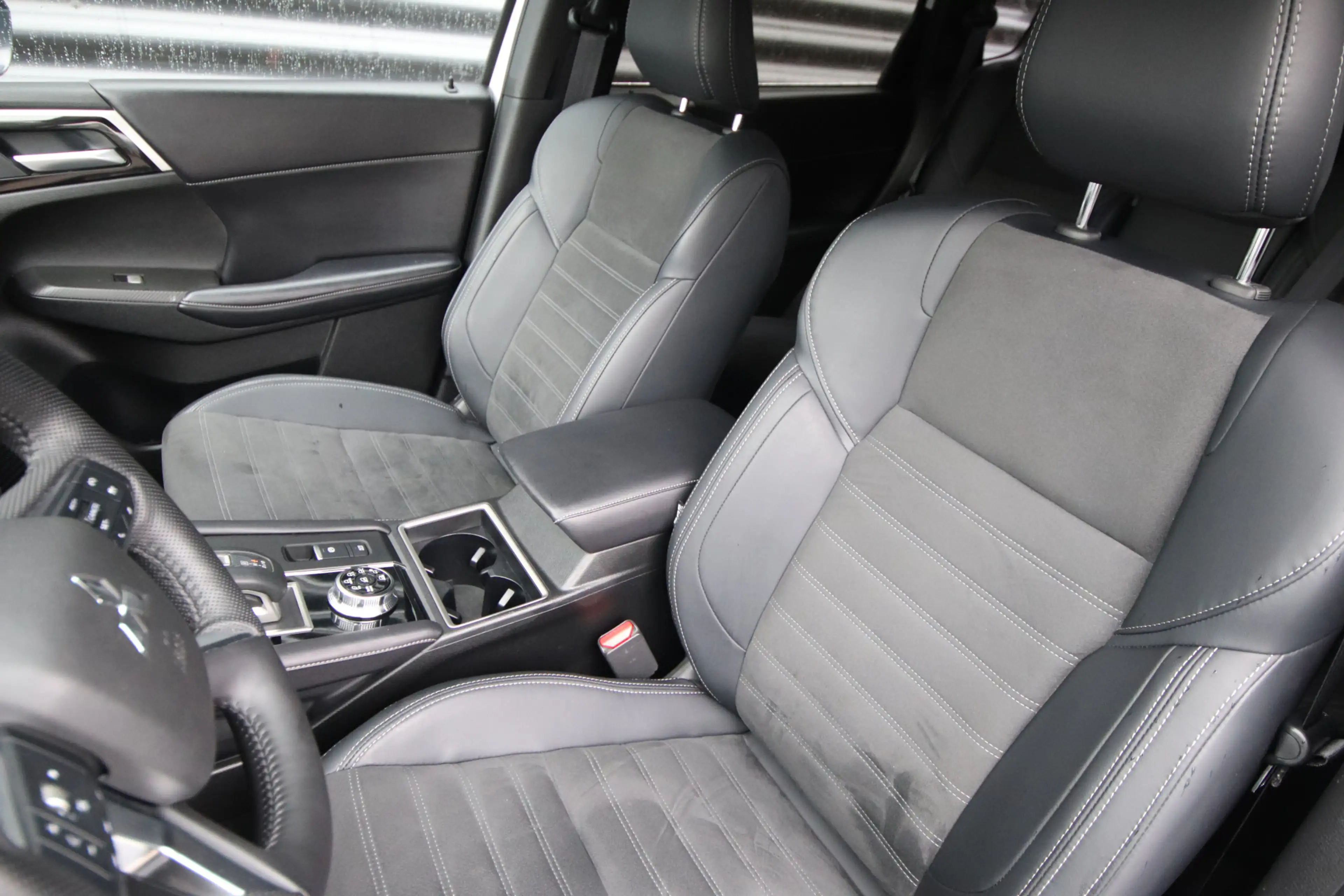 Mitsubishi Outlander 2.4 PHEV Business Edition 1e Eig. Afn. Trekhaak, W — photo 24