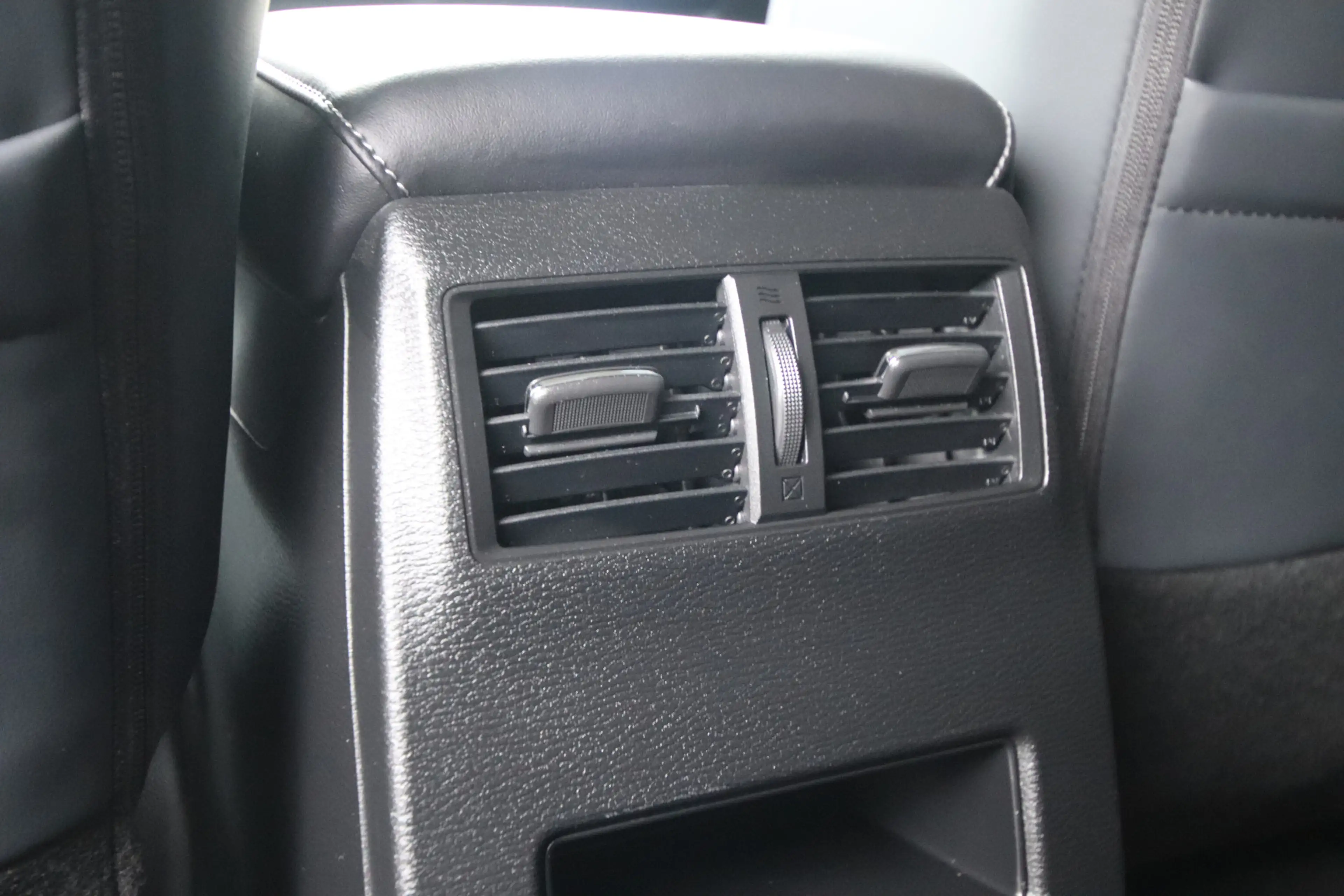 Mitsubishi Outlander 2.4 PHEV Business Edition 1e Eig. Afn. Trekhaak, W — photo 29