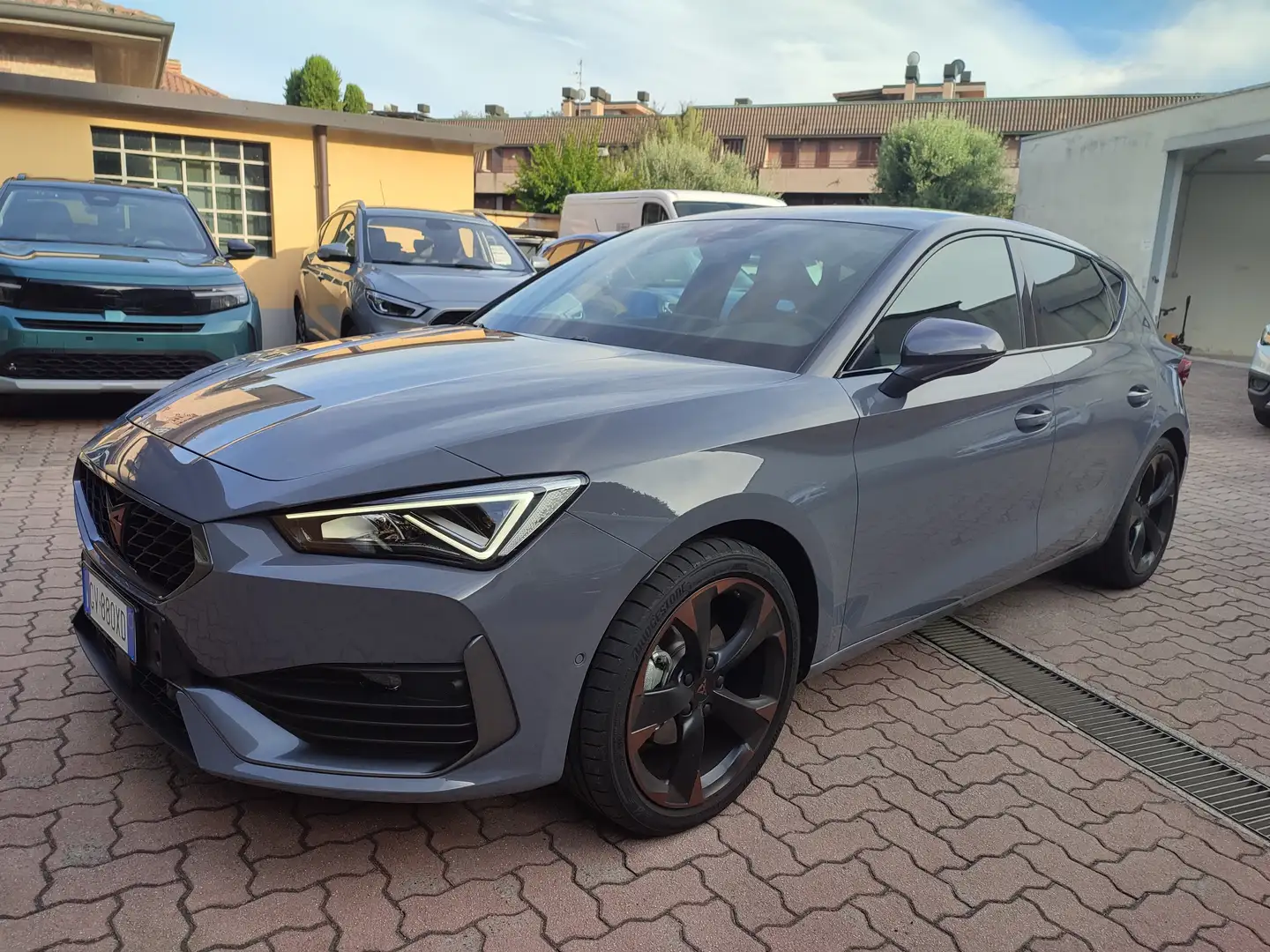 CUPRA Leon Leon 1.5 hybrid 150cv dsg Full optional Grau - 1