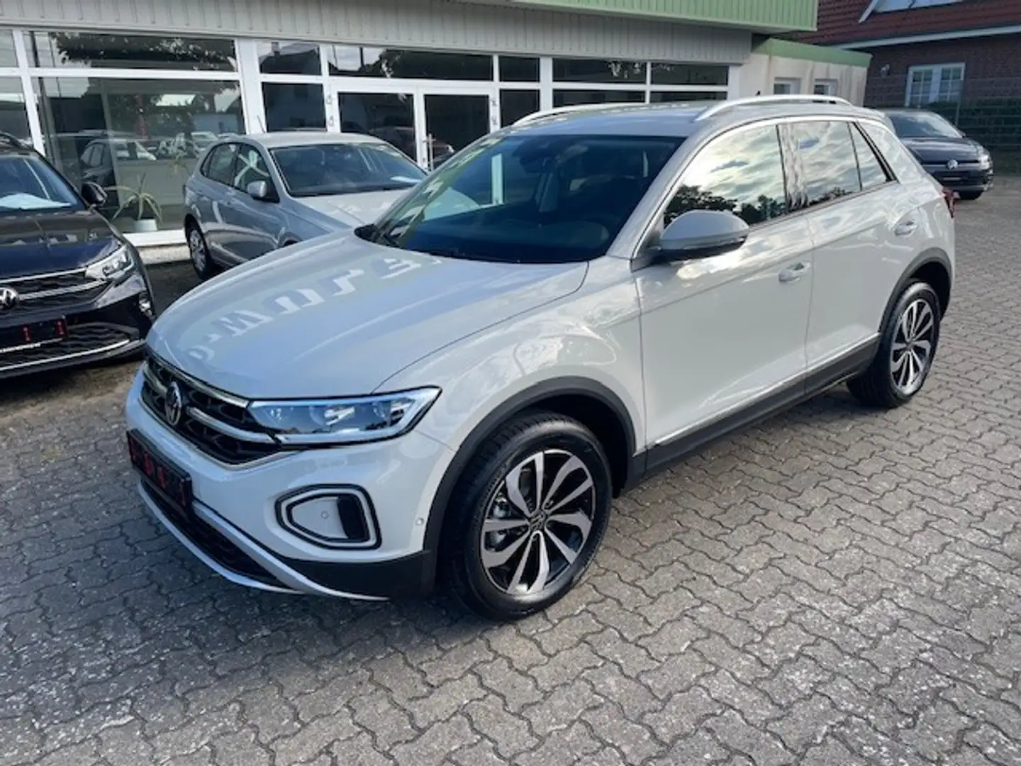 Volkswagen T-Roc STYLE 1.5 TSI-DSG, Matrix, EasyOpen, RFK Grigio - 2