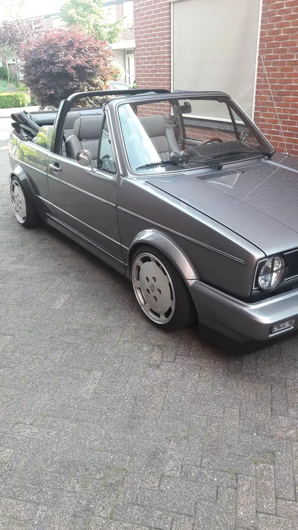 Volkswagen Golf Cabriolet Golf Cabriolet 1.8 Stříbrná - 1