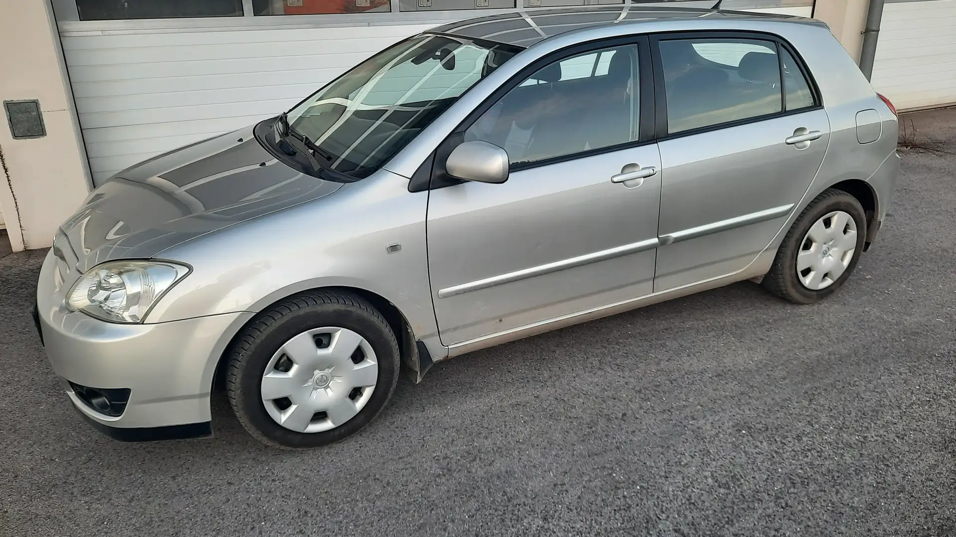 Toyota Corolla 2,0 D-4D Linea Sol Niebieski - 1