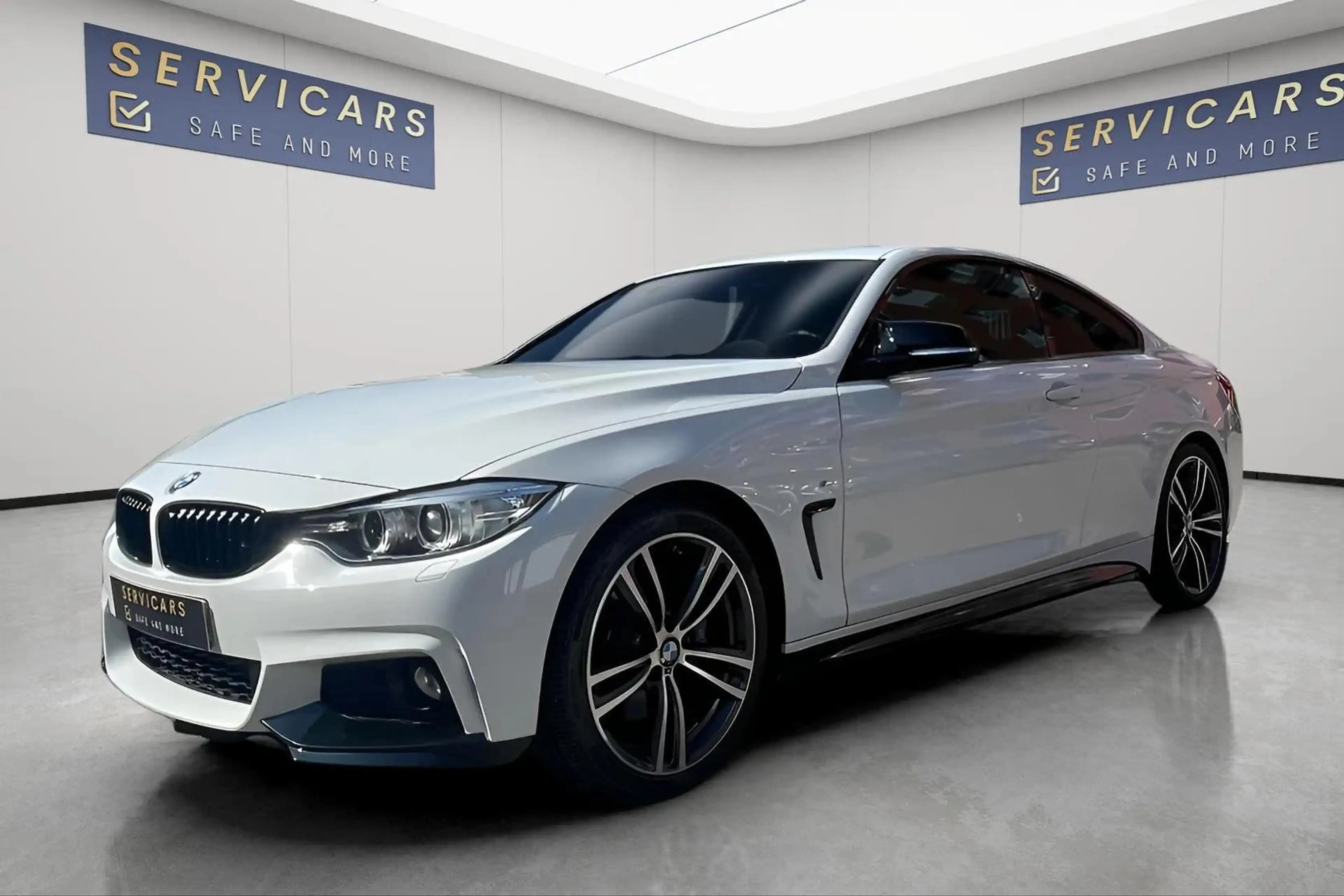 BMW 418 Coupé d/Pack M Performance/12 mois de garantie