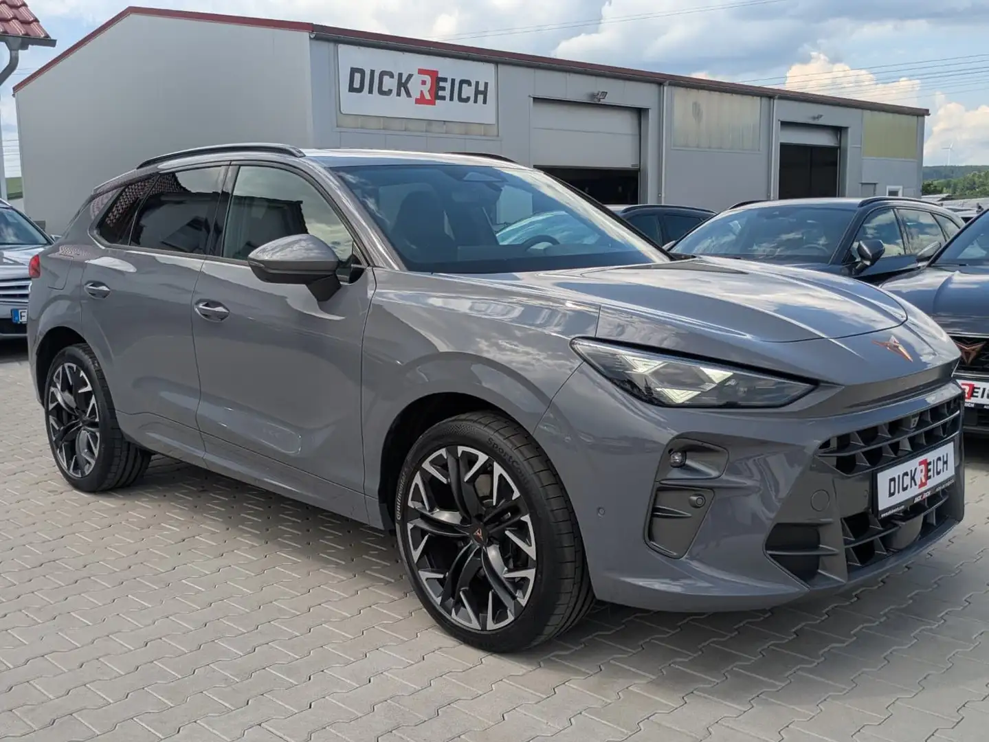 CUPRA Terramar r 2.0 TSI 4D VZ HUD*MATRIX*PANO*DCC*20" Gris - 1