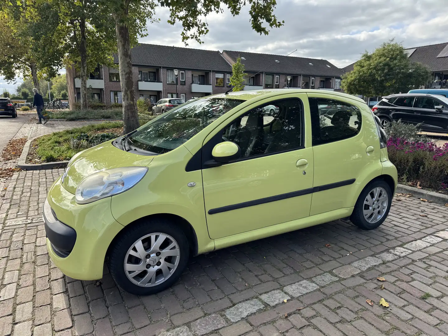 Citroen C1 1.0-12V Ambiance Geel - 2