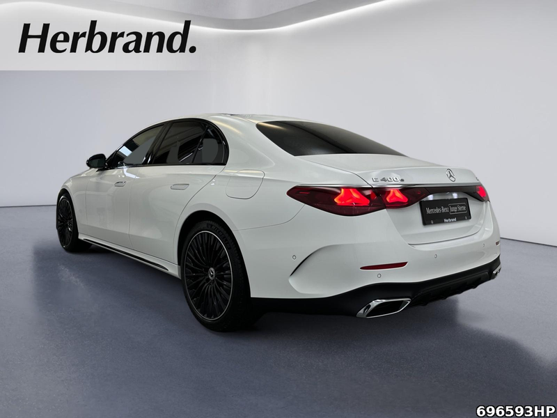 Mercedes-Benz E 400 e 4M AMG Night Pano 360° DIGITAL LIGHT 20" — photo 4