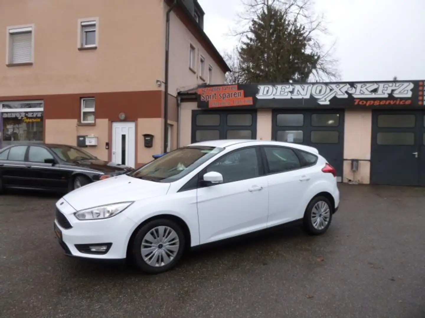 Ford Focus Business 1-Hand Blanc - 1