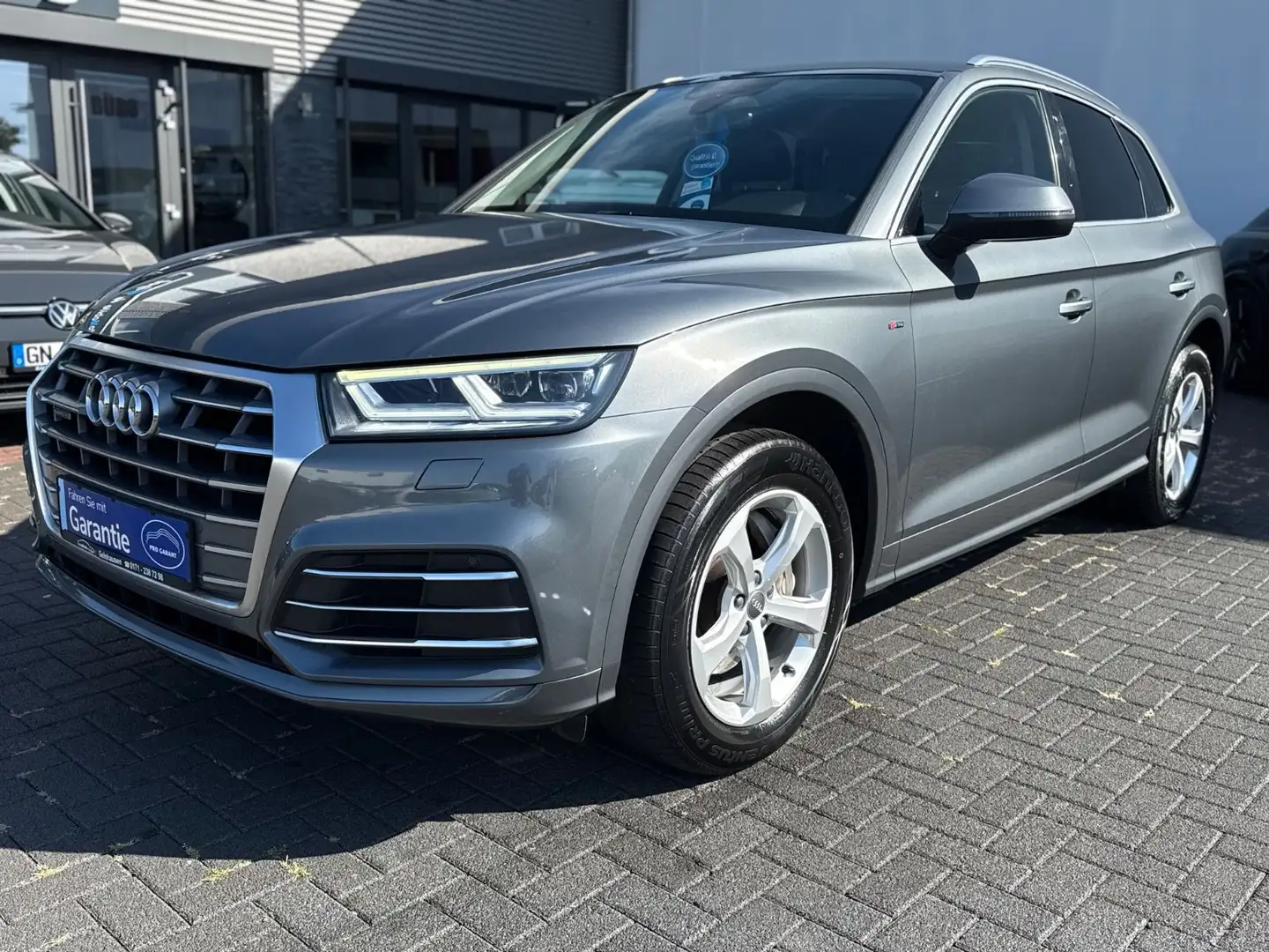 Audi Q5 45 TFSI quattro *2. Hand *S line  *TÜV NEU Grau - 1