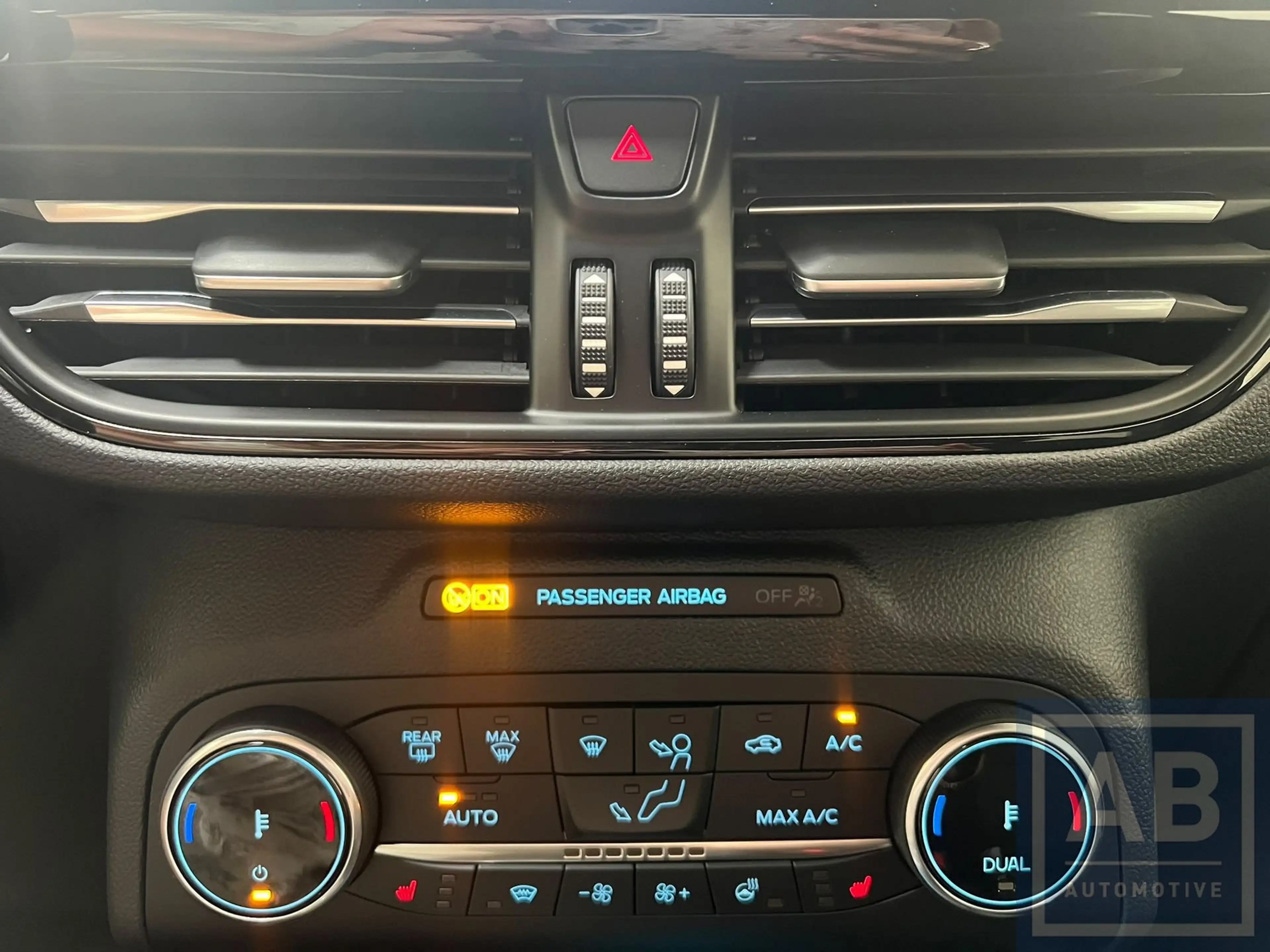 Ford Kuga PHEV ST-Line X - Graphite Tech Edition!! — photo 15