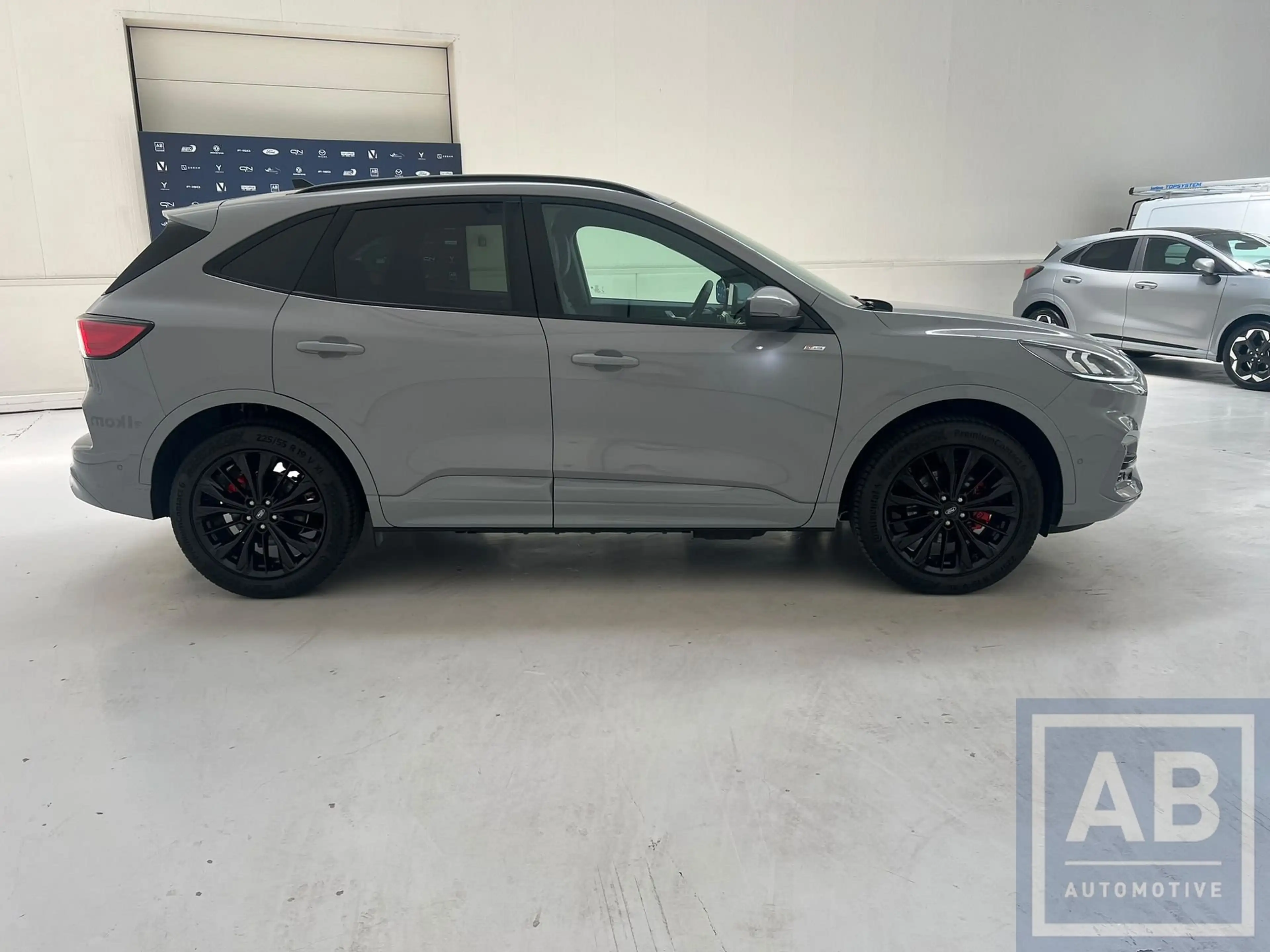 Ford Kuga PHEV ST-Line X - Graphite Tech Edition!! — photo 6
