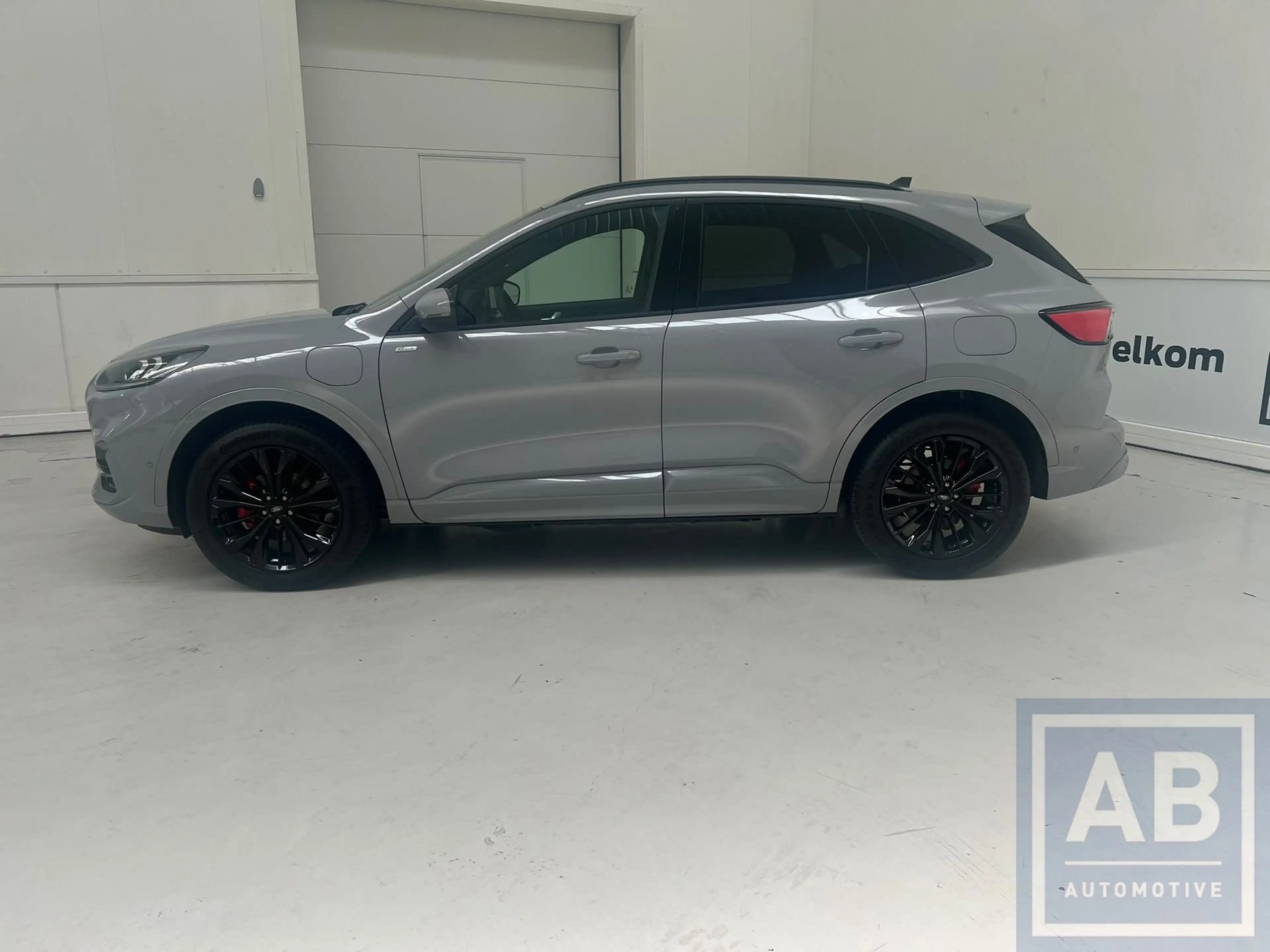 Ford Kuga PHEV ST-Line X - Graphite Tech Edition!! — photo 2