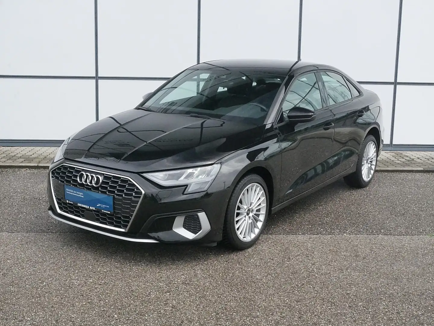 Audi A3 Limousine 30 TFSI advanced ext., NAVI, Sitzheiz... Schwarz - 2