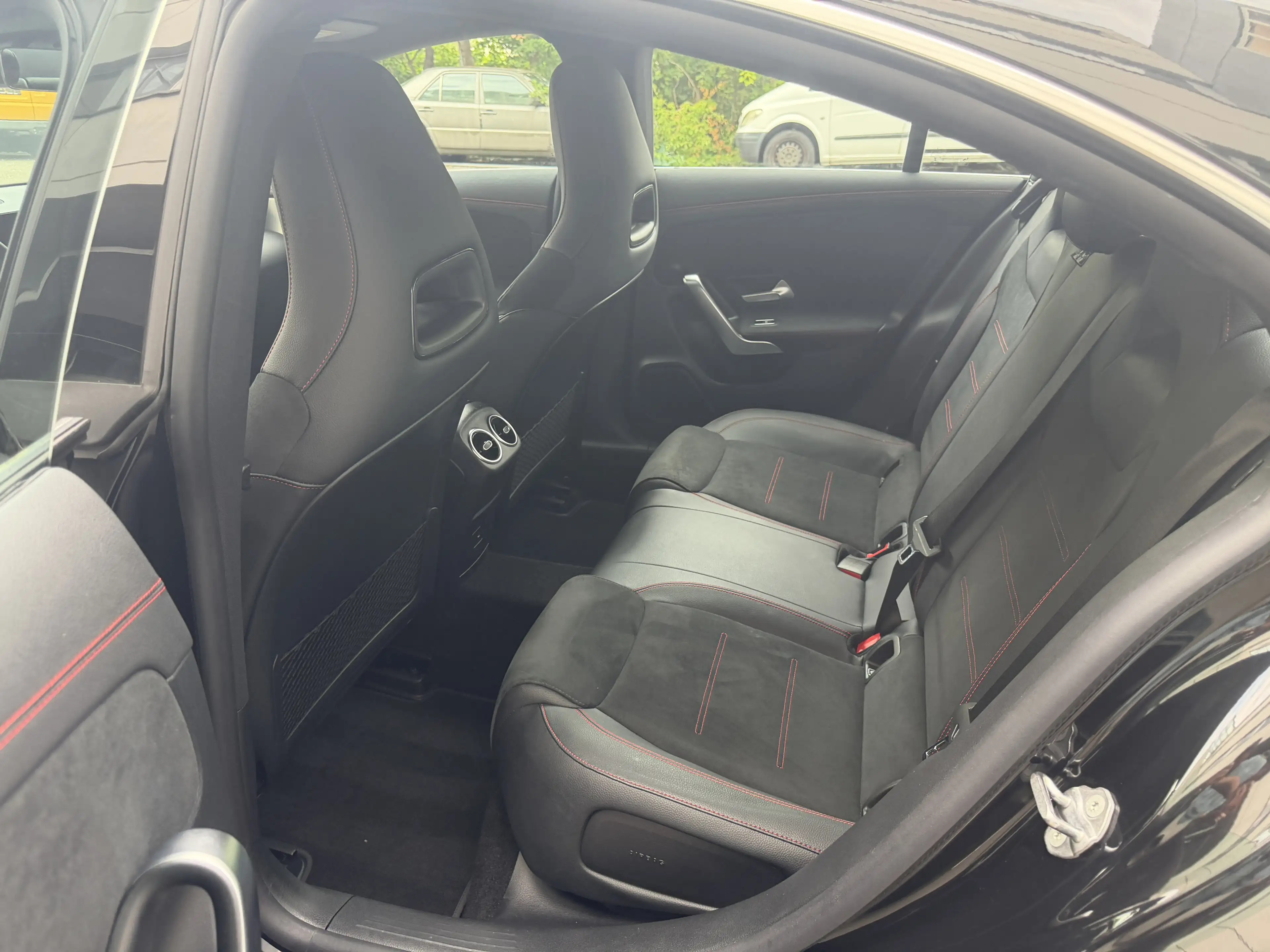 Mercedes-Benz CLA 220 Coupe 4-M AMG LED MBUX Distronic 360° — photo 14