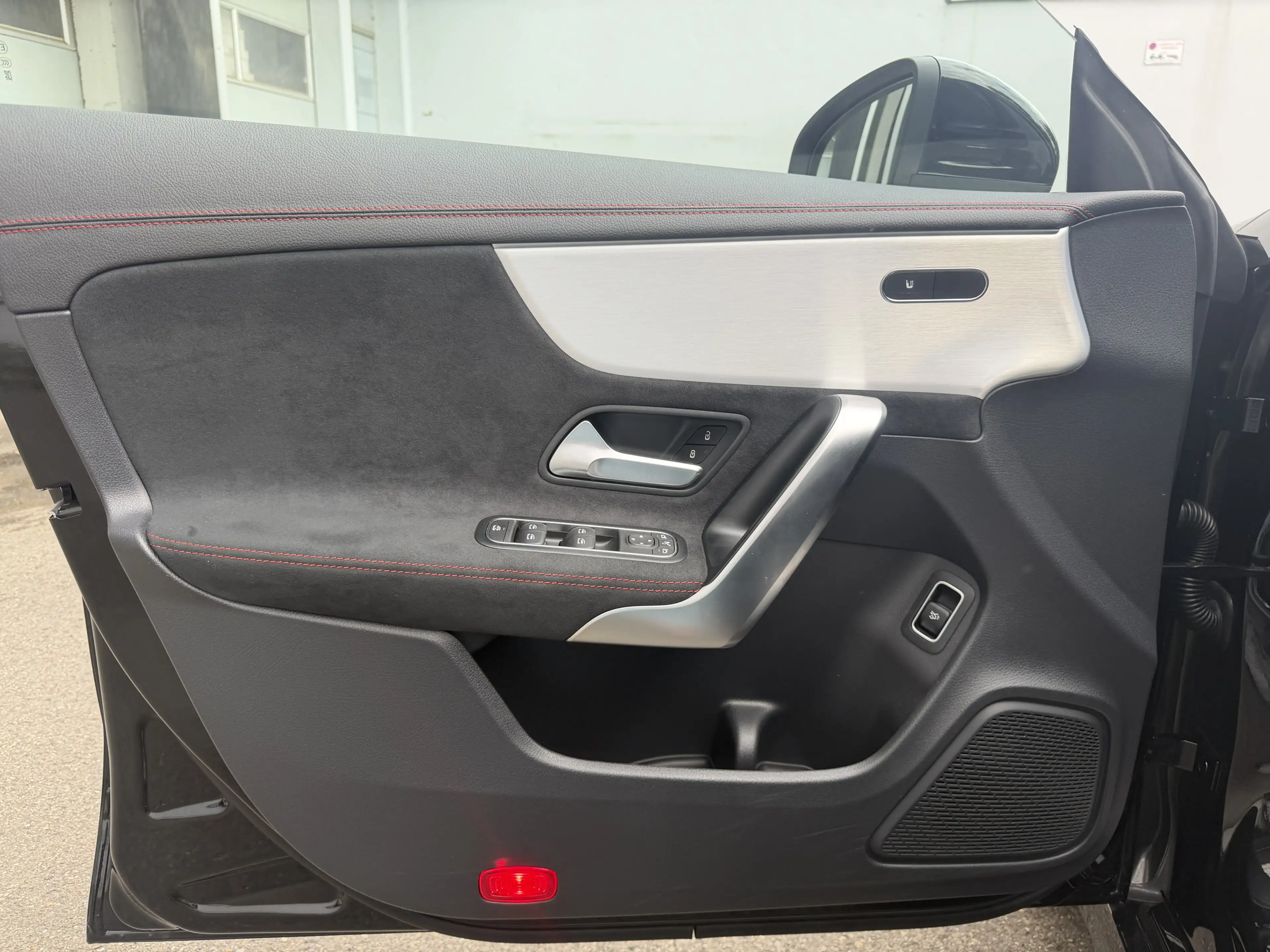 Mercedes-Benz CLA 220 Coupe 4-M AMG LED MBUX Distronic 360° — photo 11