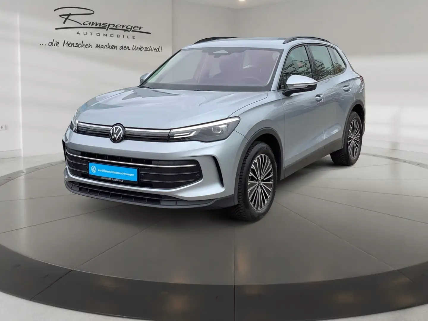 Volkswagen Tiguan 1.5 eTSI DSG Life AHK LED Navi Standh. Silber - 2