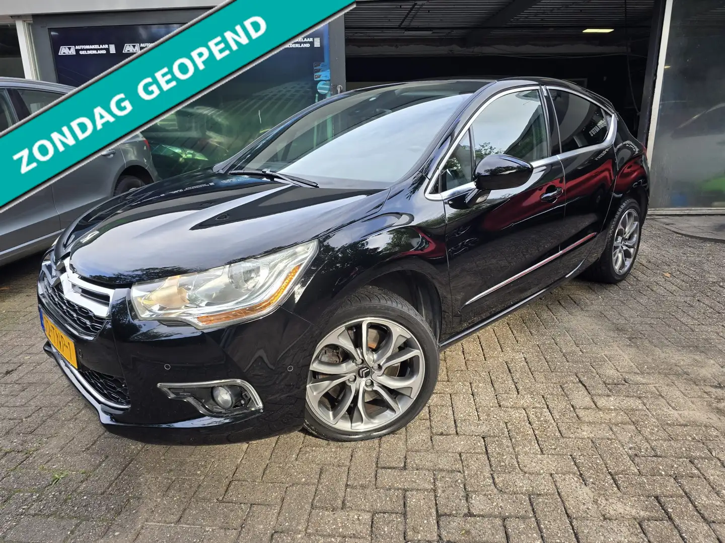 Citroen DS4 1.6 THP Sport Chic |3E EIGENAAR | 12MND GARANTIE | Schwarz - 1