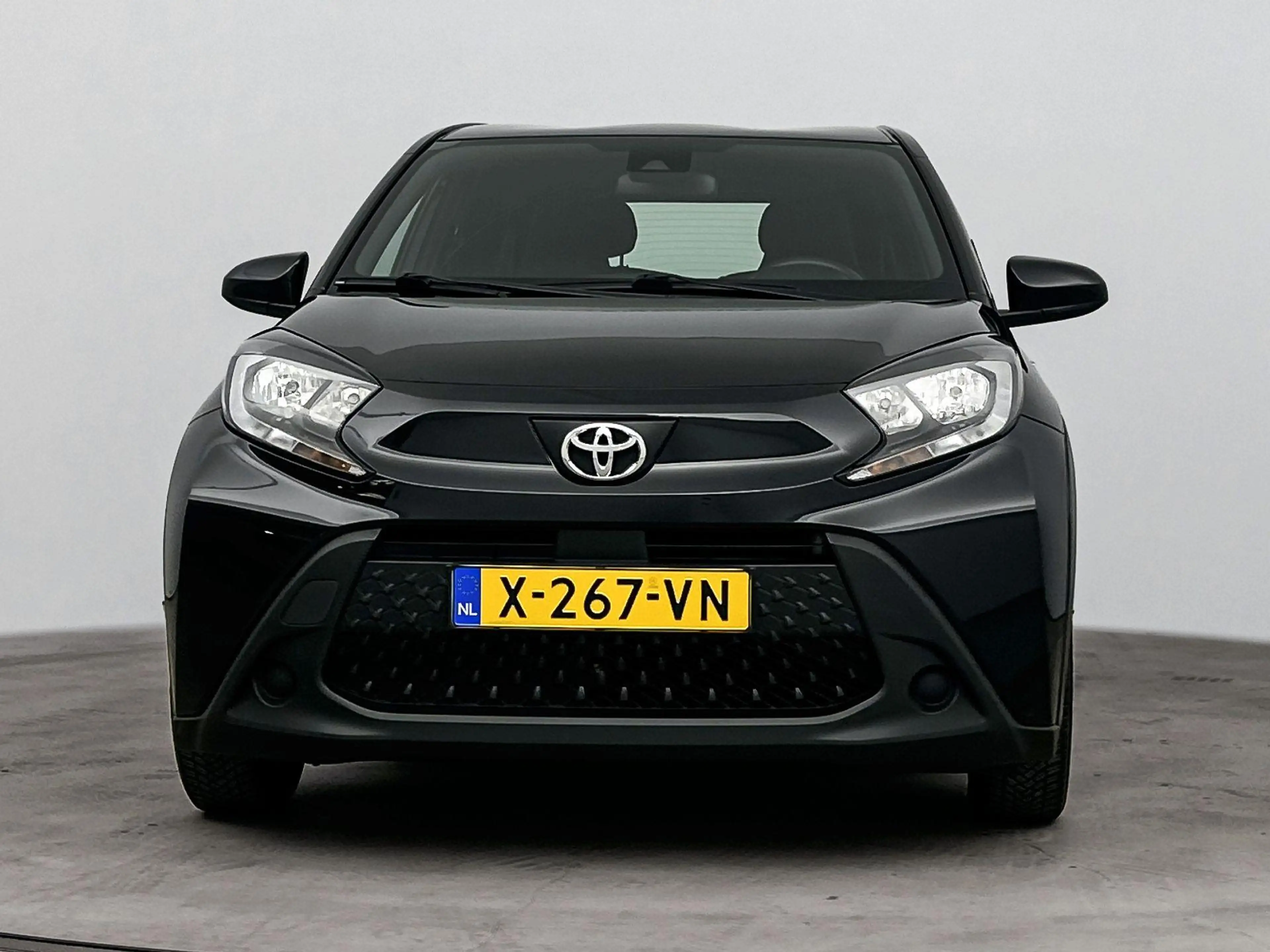 Toyota Aygo X 1.0 VVT-i MT Play | All seasonbanden  | Camera | C — photo 4