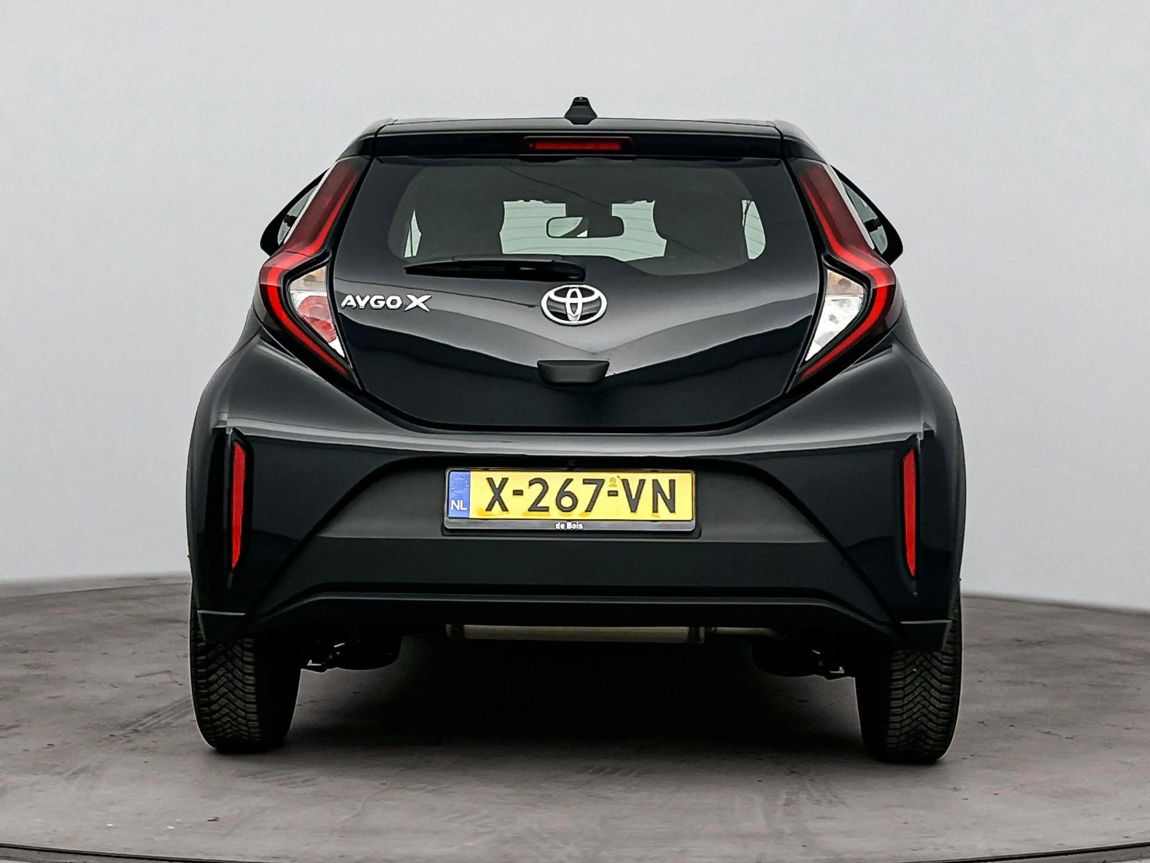 Toyota Aygo X 1.0 VVT-i MT Play | All seasonbanden  | Camera | C — photo 5