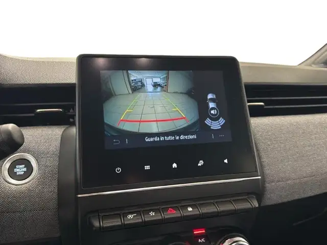 Renault Clio view 9