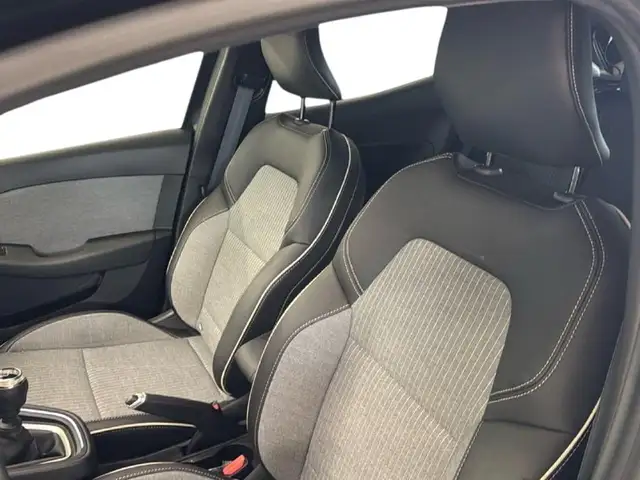 Renault Clio view 14