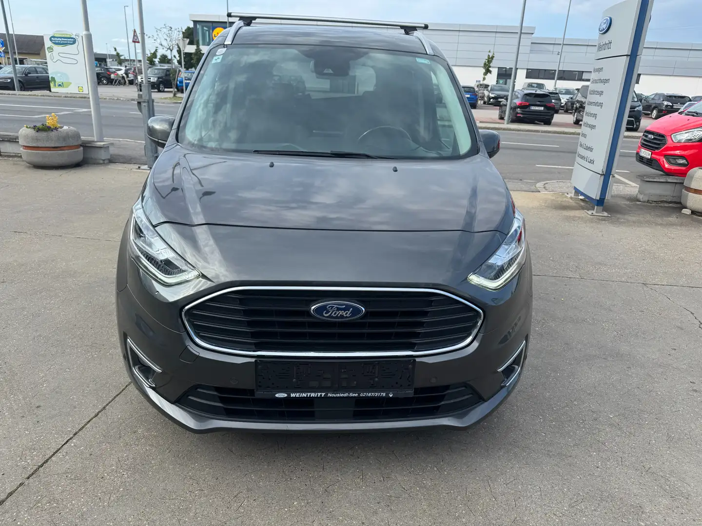 Ford Tourneo Connect 1.5 TDCi Titanium Automatik Grau - 2