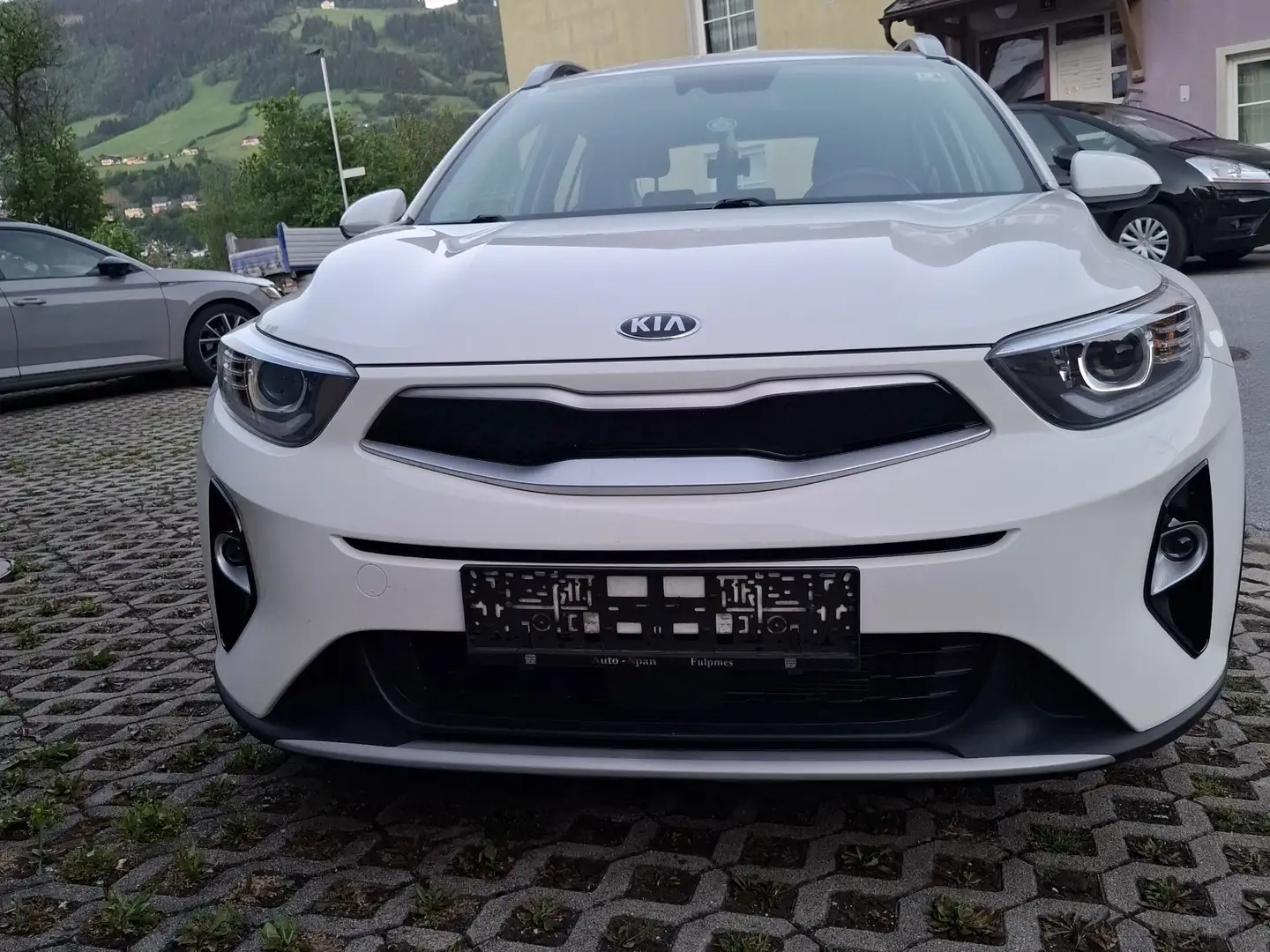 Kia Stonic 1,25 MPI ISG Österreich Edition Weiß - 2