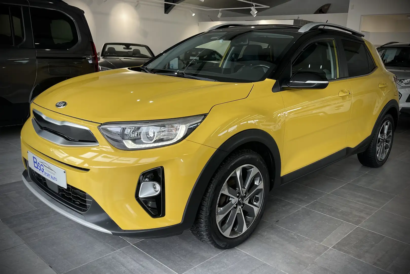 Kia Stonic 1.0 T Sense ISG*LED*CAMERA*GPS*KEYLESS*CLIM*EURO6b Geel - 1