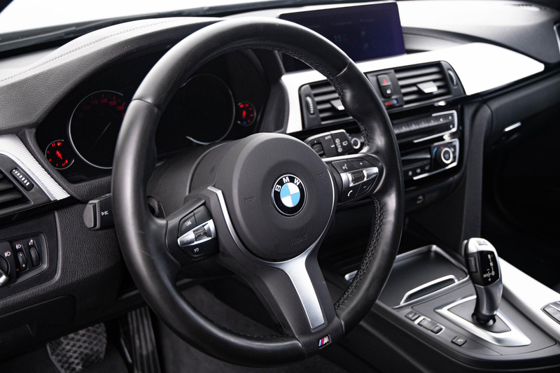 BMW 318 3-serie Touring 318i High Executive M-sport - Pano — photo 40