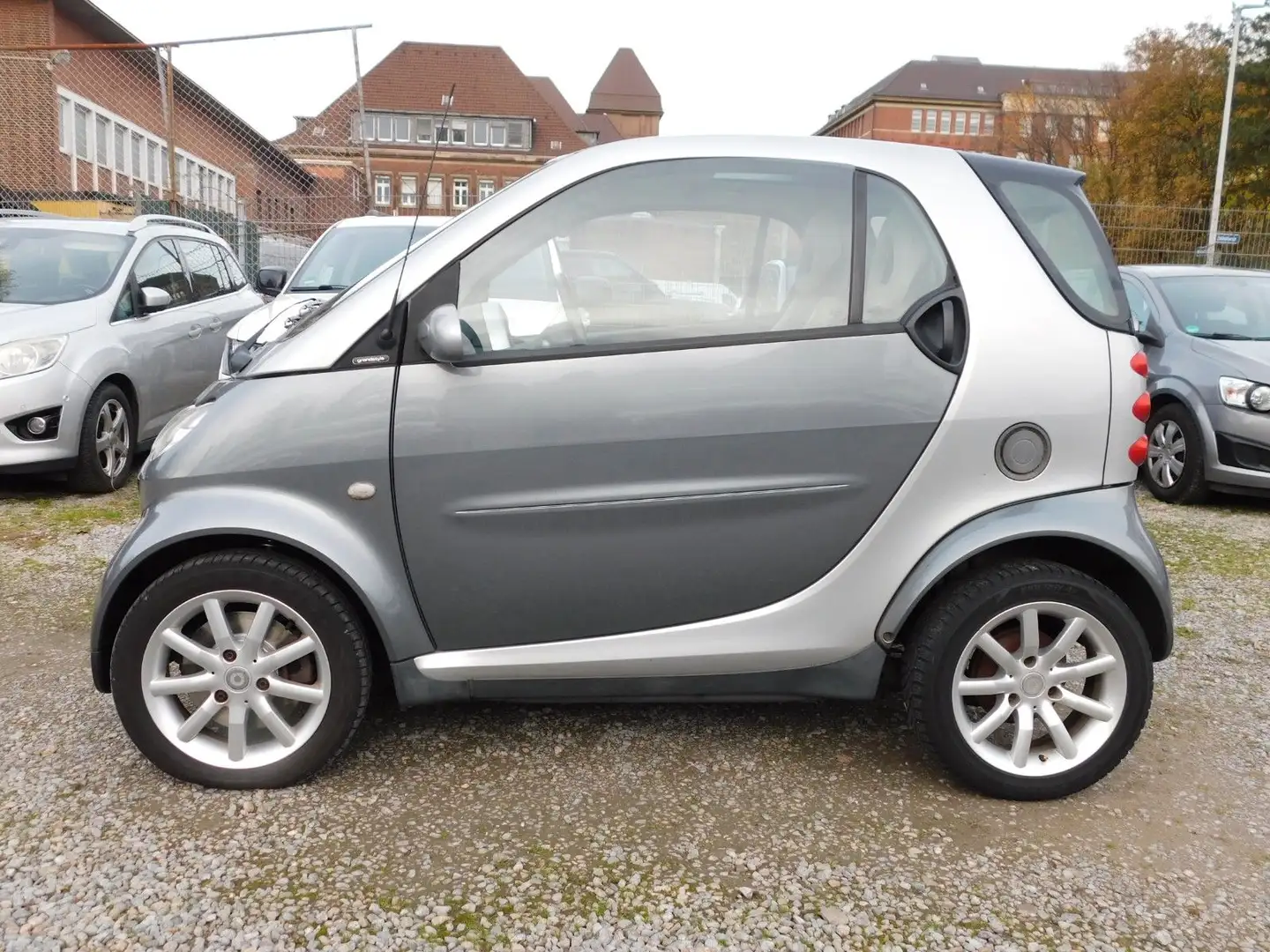 smart forTwo fortwo coupe Grandstyle Grau - 1