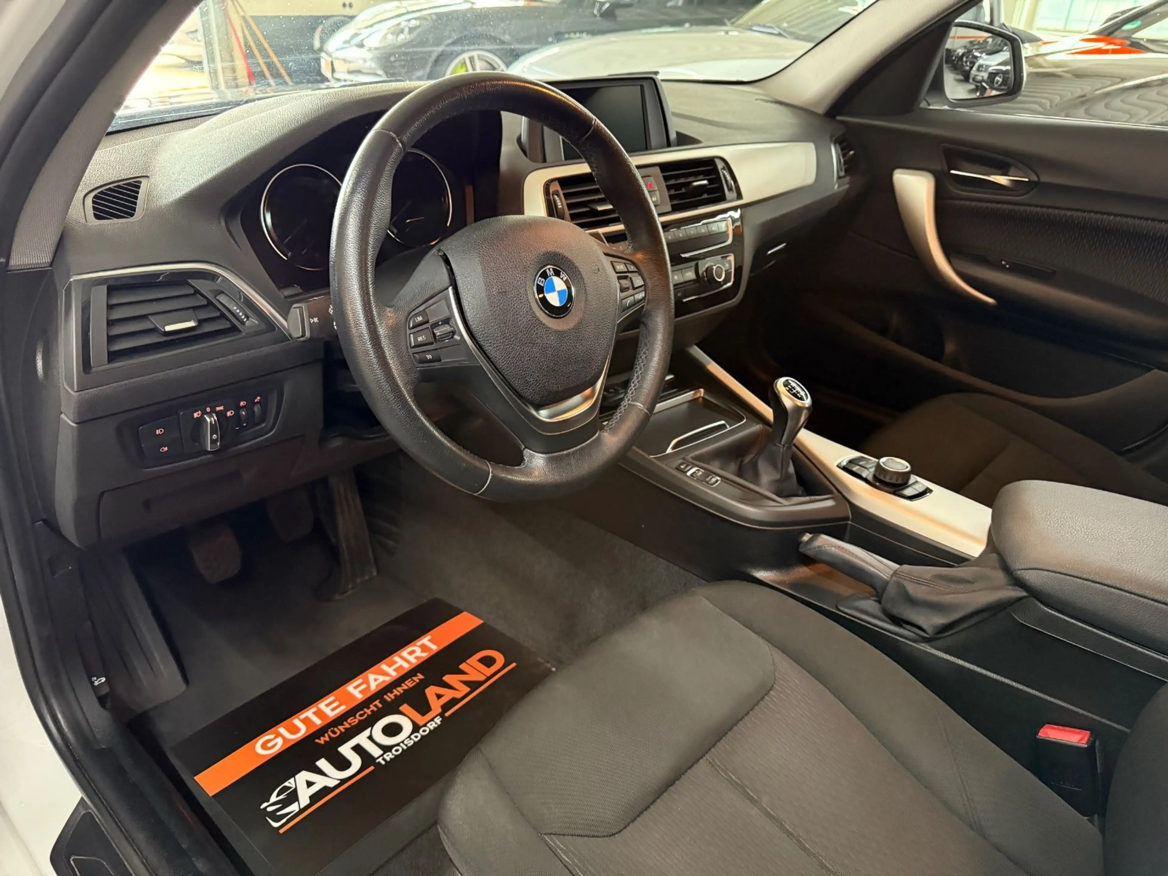 BMW 118 i Lim 5-trg*1.HAND*NUR 66TKM*TEMPO*PDC*SZHG* — photo 12