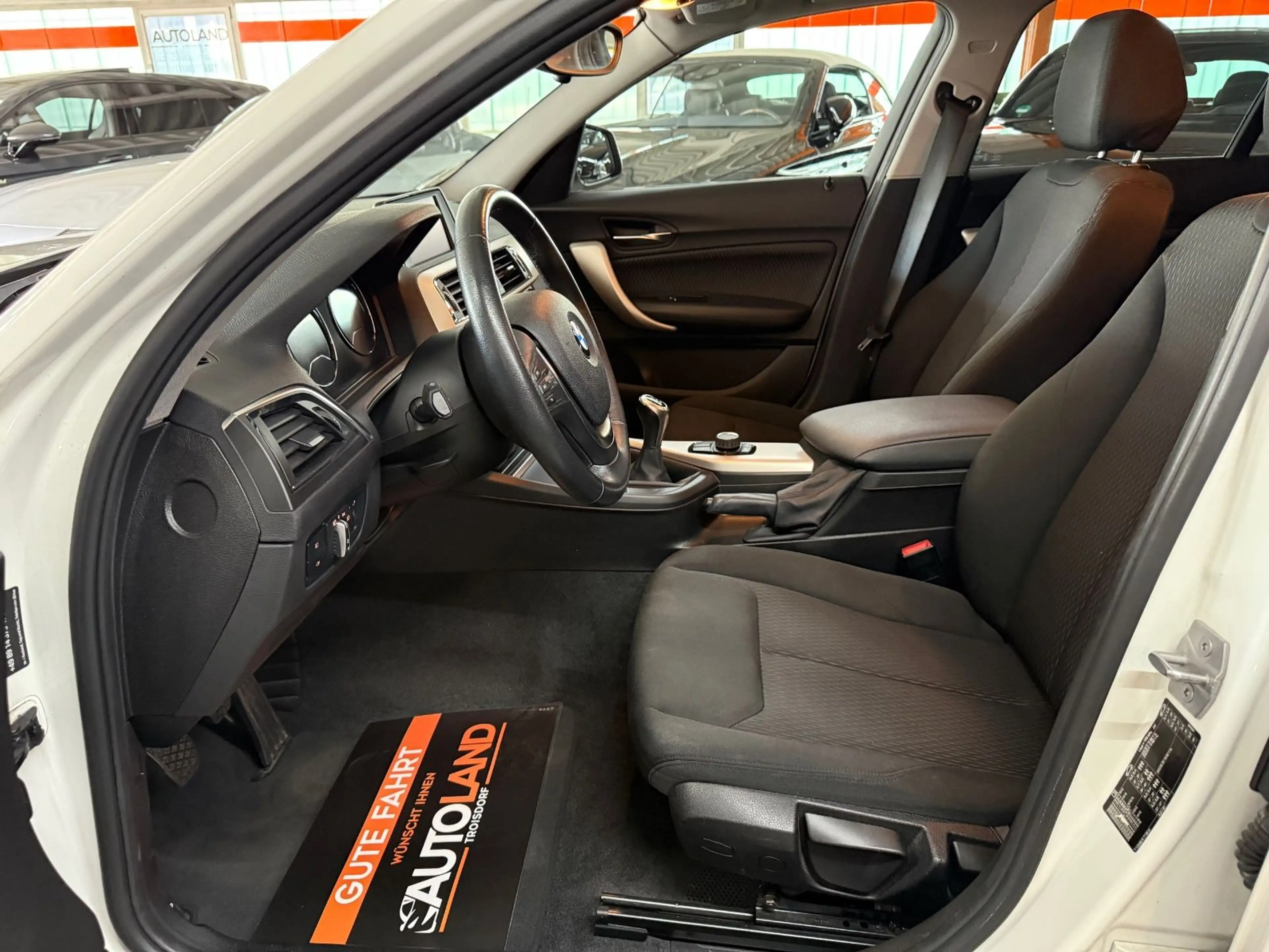 BMW 118 i Lim 5-trg*1.HAND*NUR 66TKM*TEMPO*PDC*SZHG* — photo 10